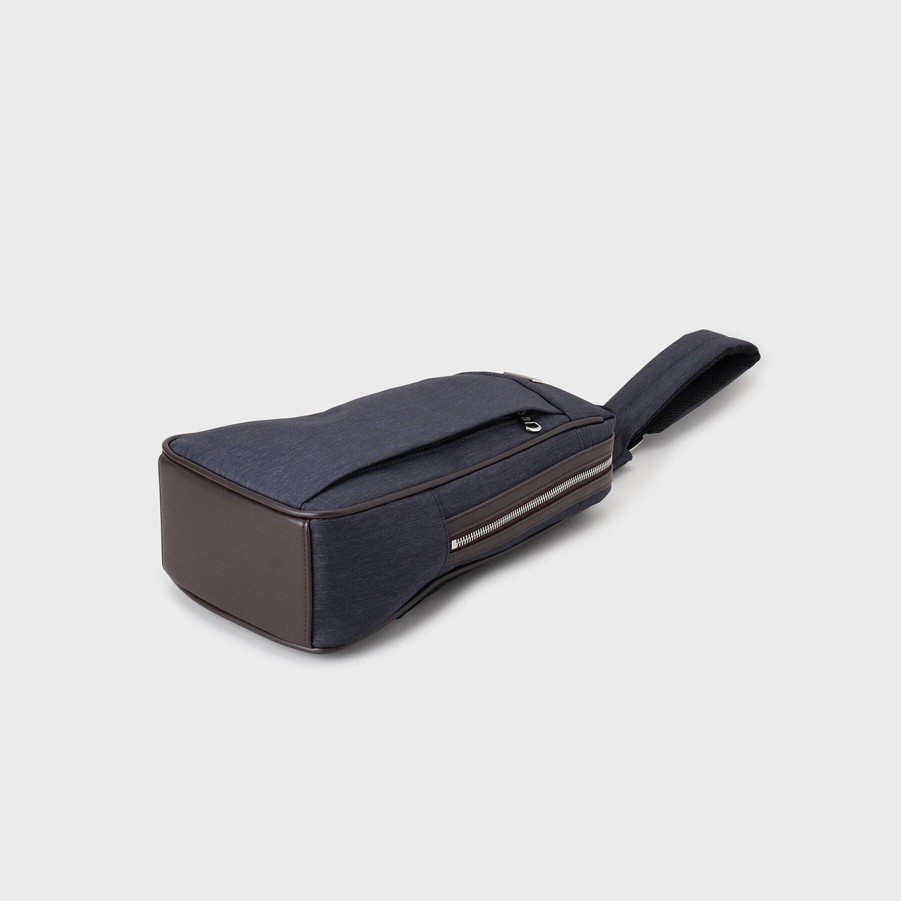 TAKEO KIKUCHI「ヘアラインスリム ワンショルダーバッグ」|ショルダー・メッセンジャー|