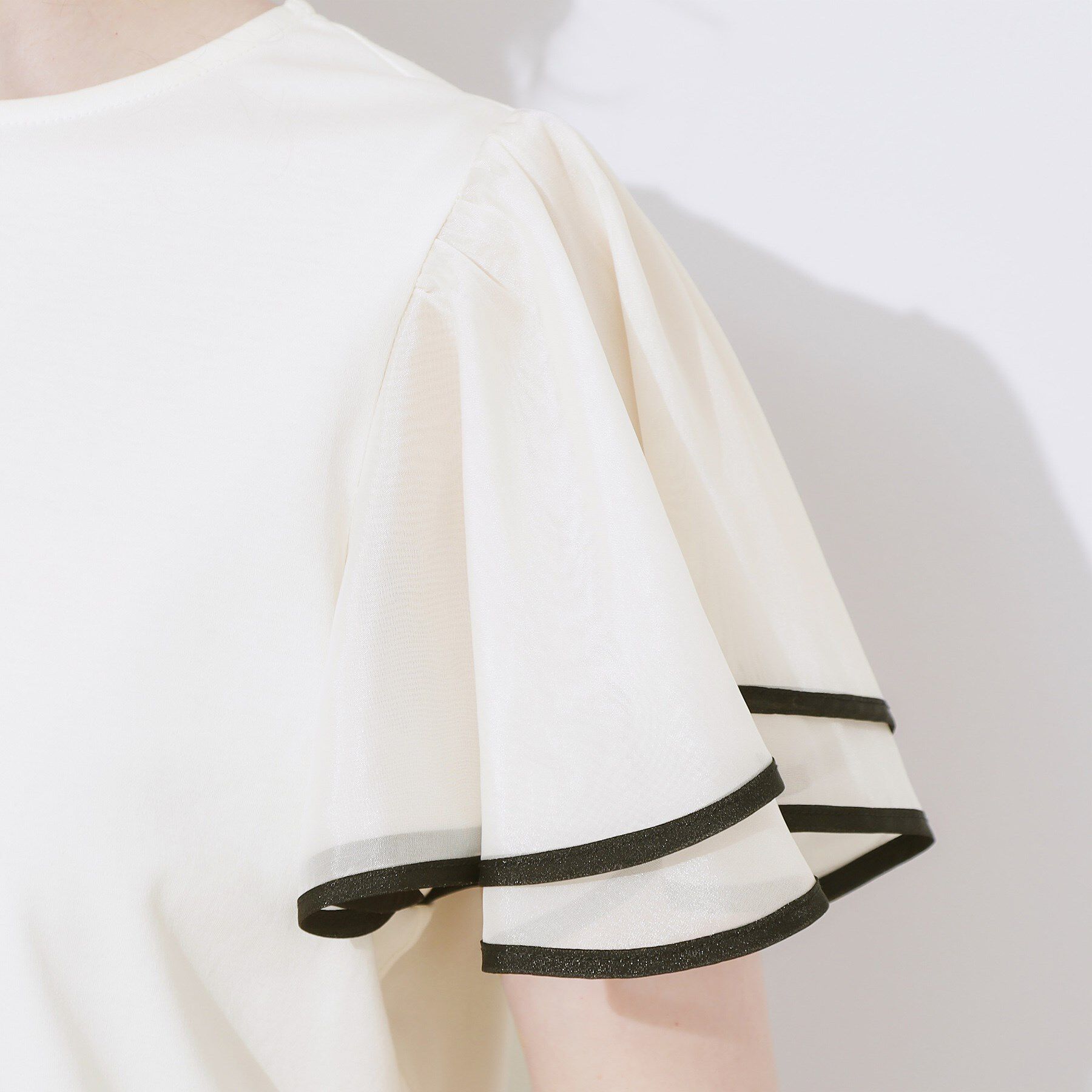 Couture broach「【マシンウォッシャブル・UVケア・接触冷感・二の腕カバー】配色フレアドッキングカットソー」|Tシャツ・カットソー|