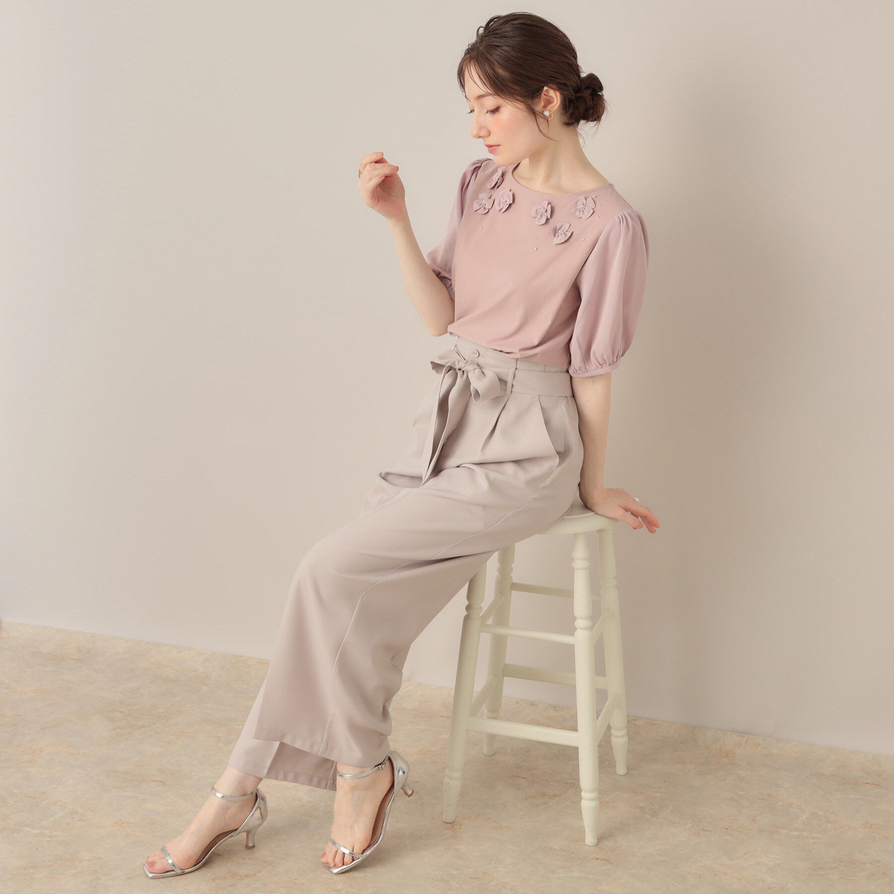 Couture broach「【接触冷感・UVカット】シフォンフラワーエンブロドッキングカットソー」|Tシャツ・カットソー|