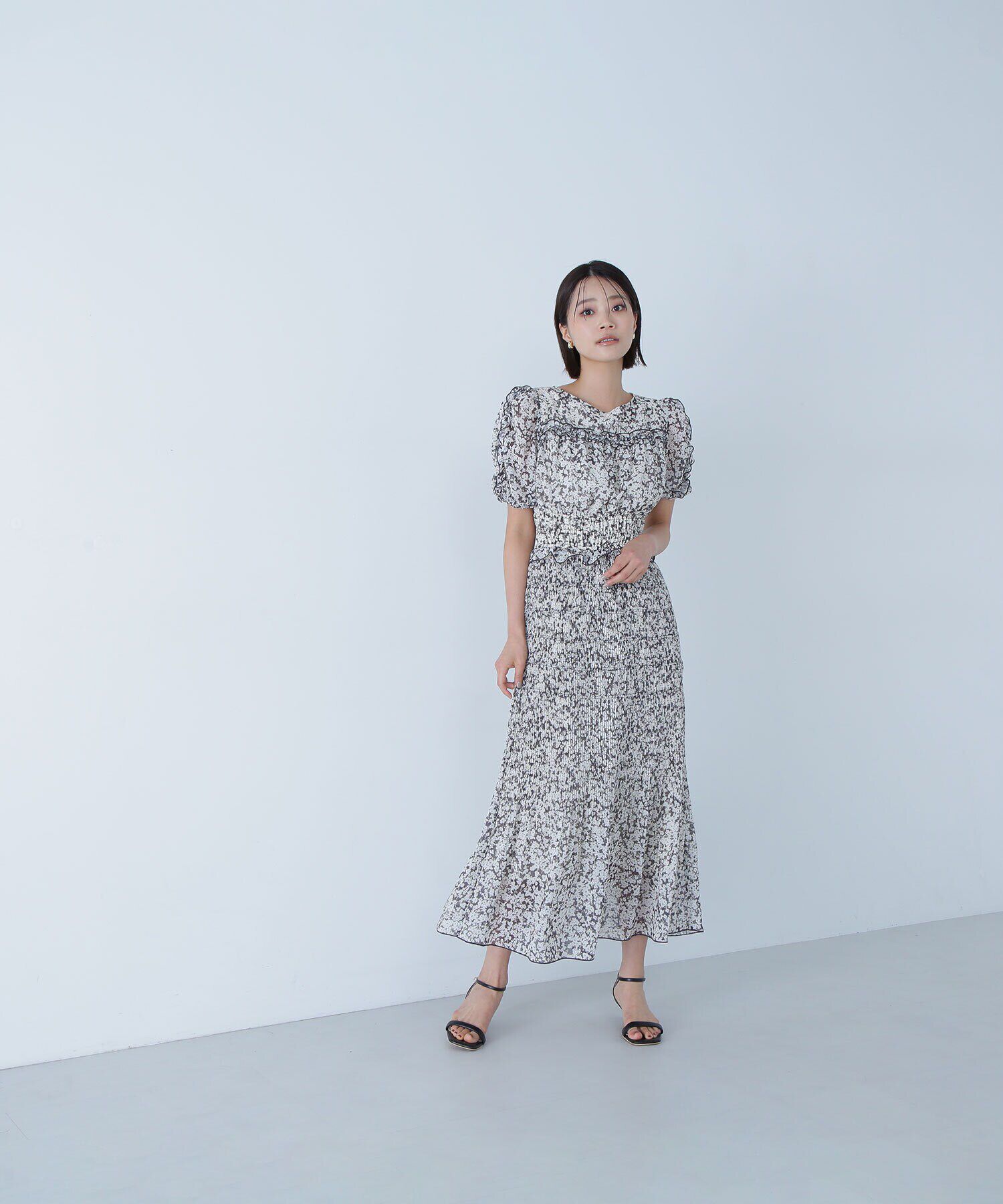  「フリルシャーリングプリントワンピース」|ワンピース|