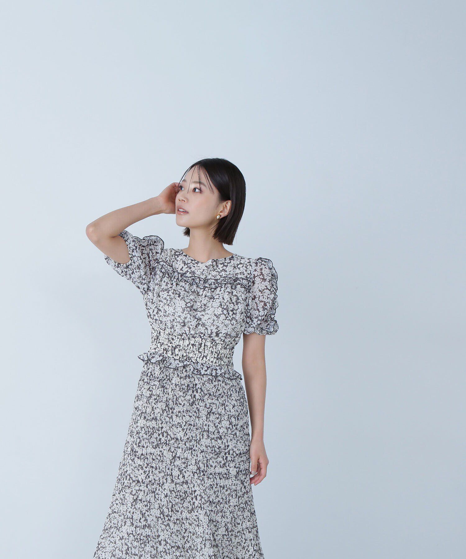  「フリルシャーリングプリントワンピース」|ワンピース|