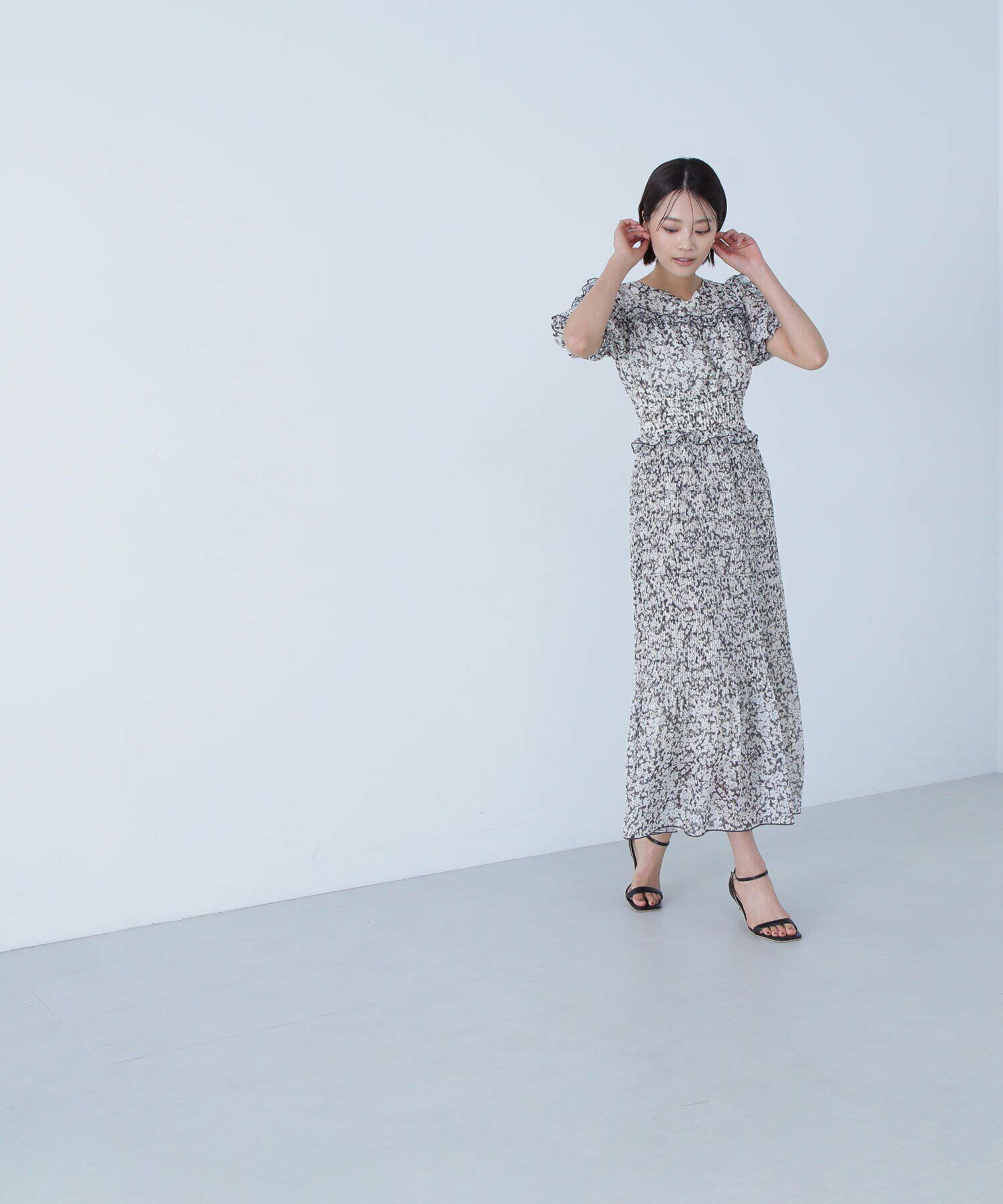  「フリルシャーリングプリントワンピース」|ワンピース|