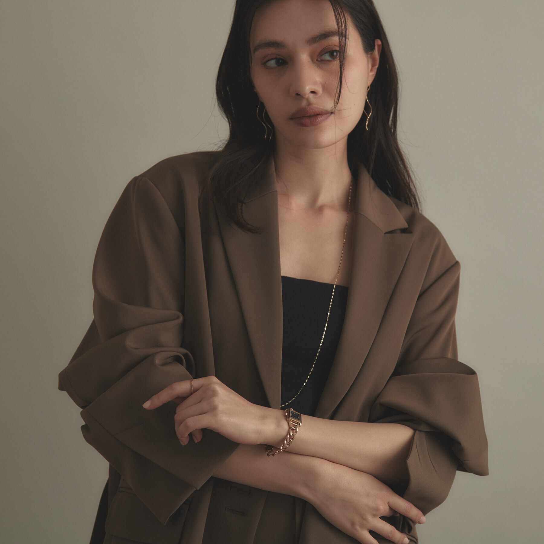 COCOSHNIK「K10ポリッシュ&times;ミラーカット S字ライン チェーンピアス」|ピアス|