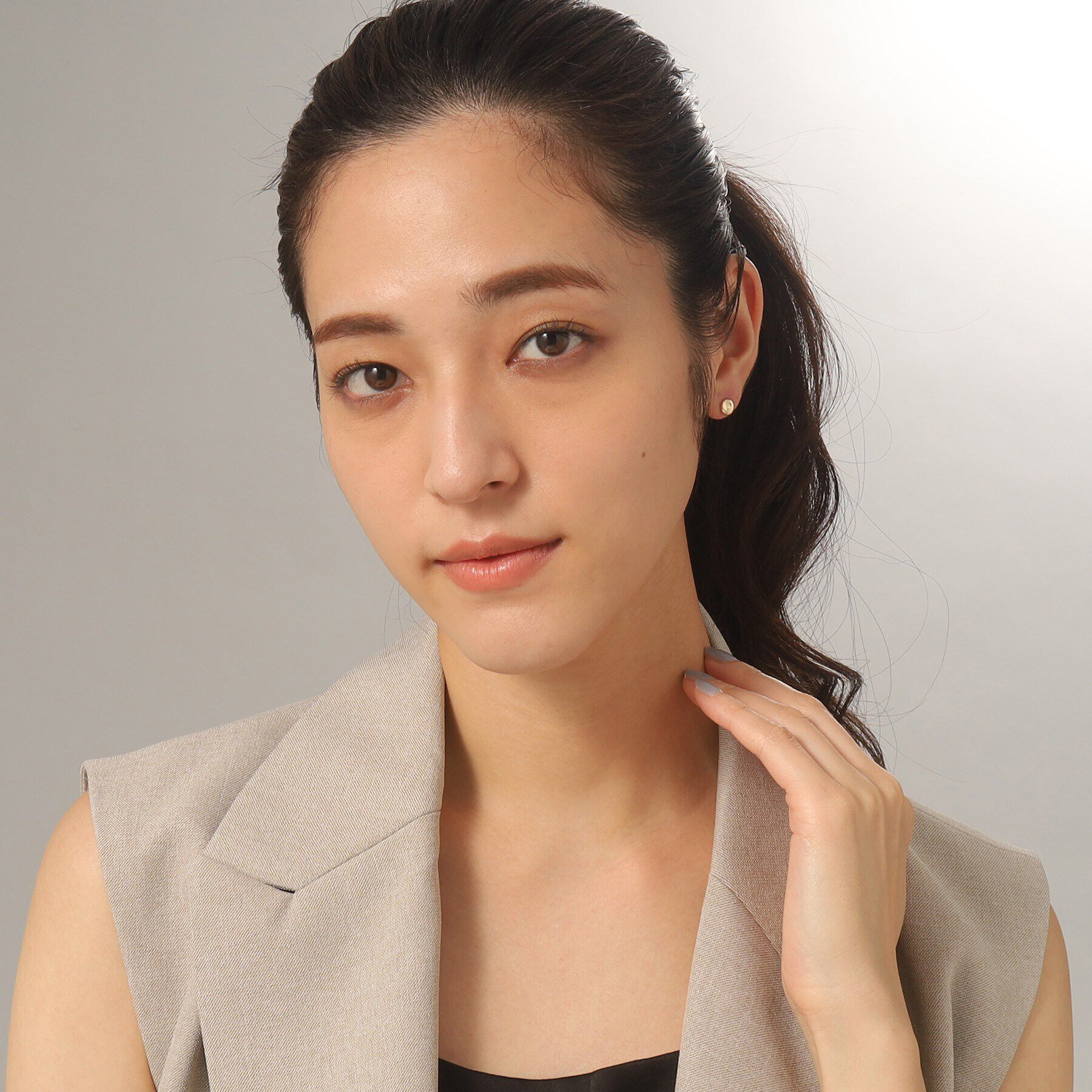 COCOSHNIK「K10中空ラウンドホロウ スタッドピアス」|ピアス|