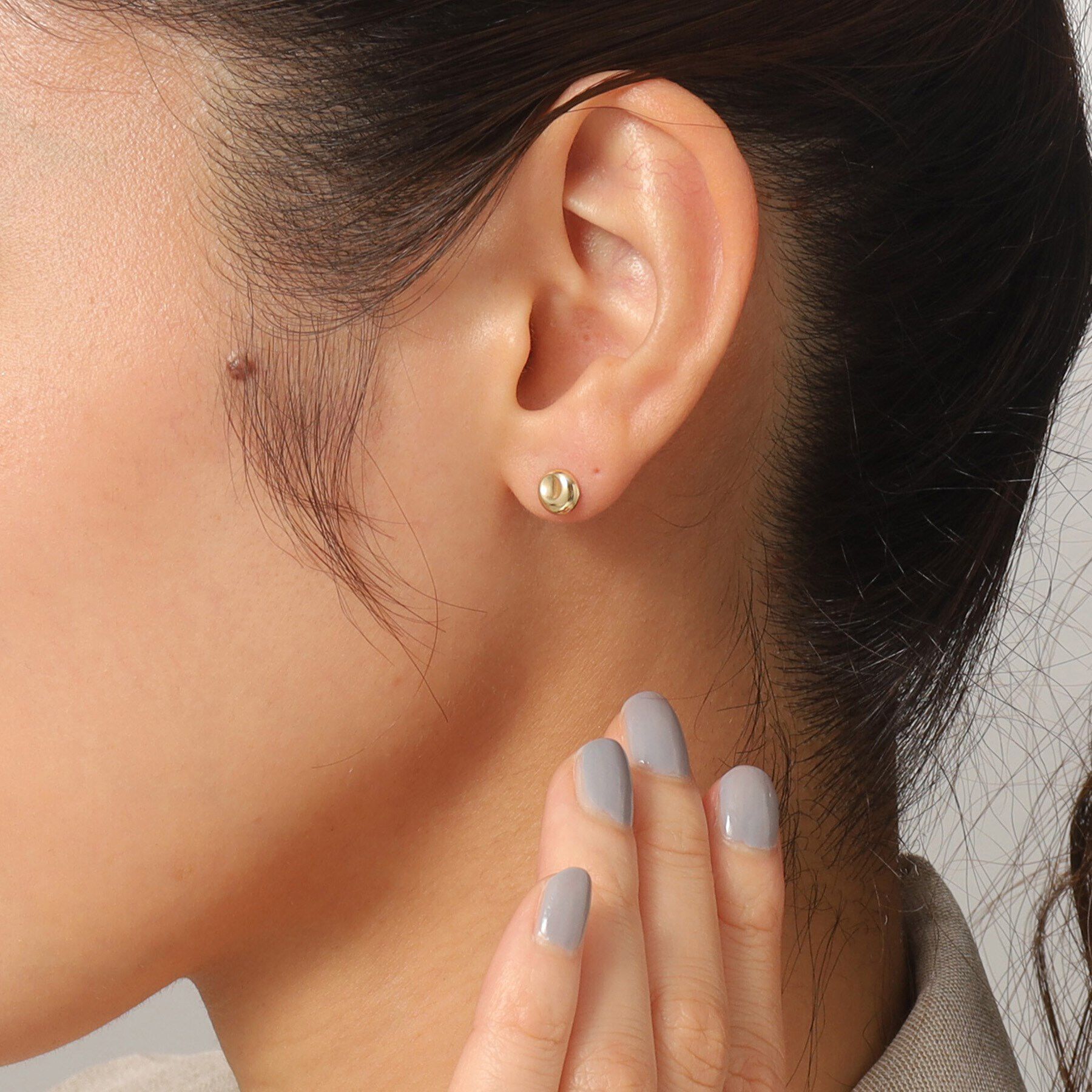 COCOSHNIK「K10中空ラウンドホロウ スタッドピアス」|ピアス|