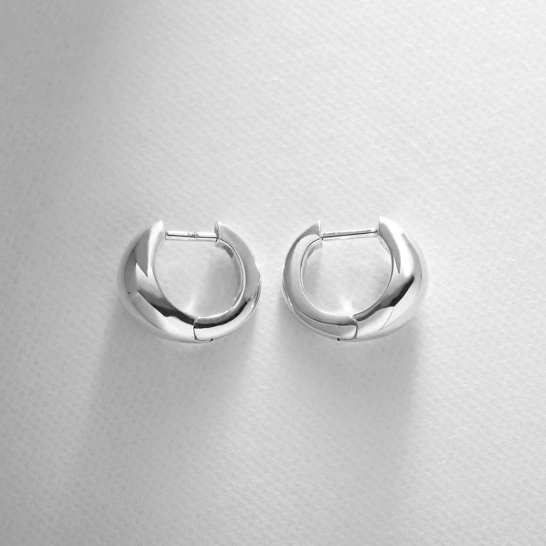 COCOSHNIK ONKITSCH「シルバー ハギーフープ マーキスピアス」|ピアス|