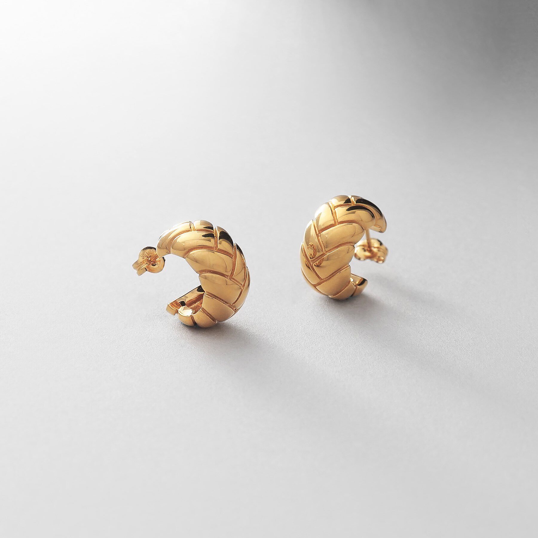 COCOSHNIK ONKITSCH「シルバー ブリックモチーフ フープピアス GP」|ピアス|