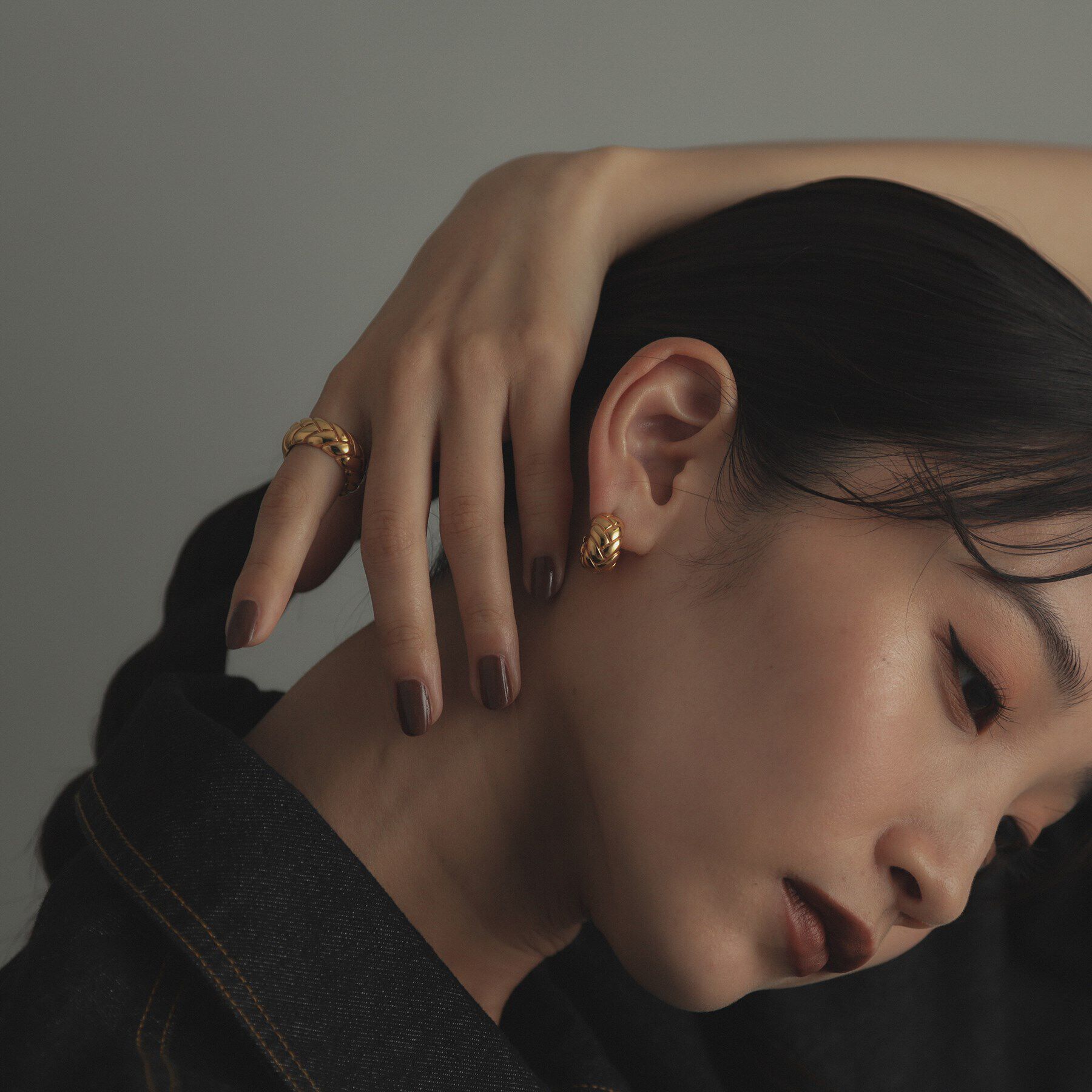 COCOSHNIK ONKITSCH「シルバー ブリックモチーフ フープピアス GP」|ピアス|