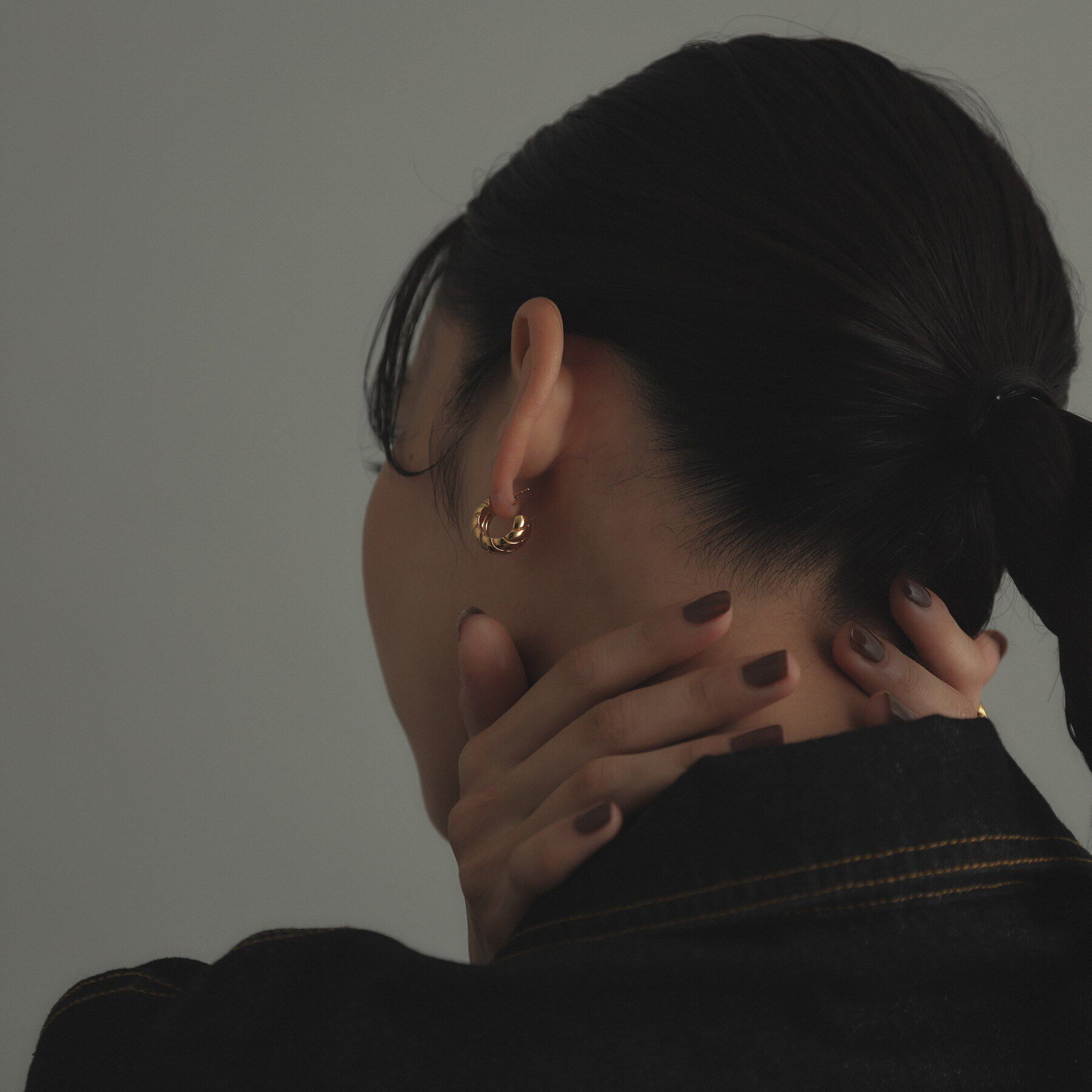 COCOSHNIK ONKITSCH「シルバー ブリックモチーフ フープピアス GP」|ピアス|