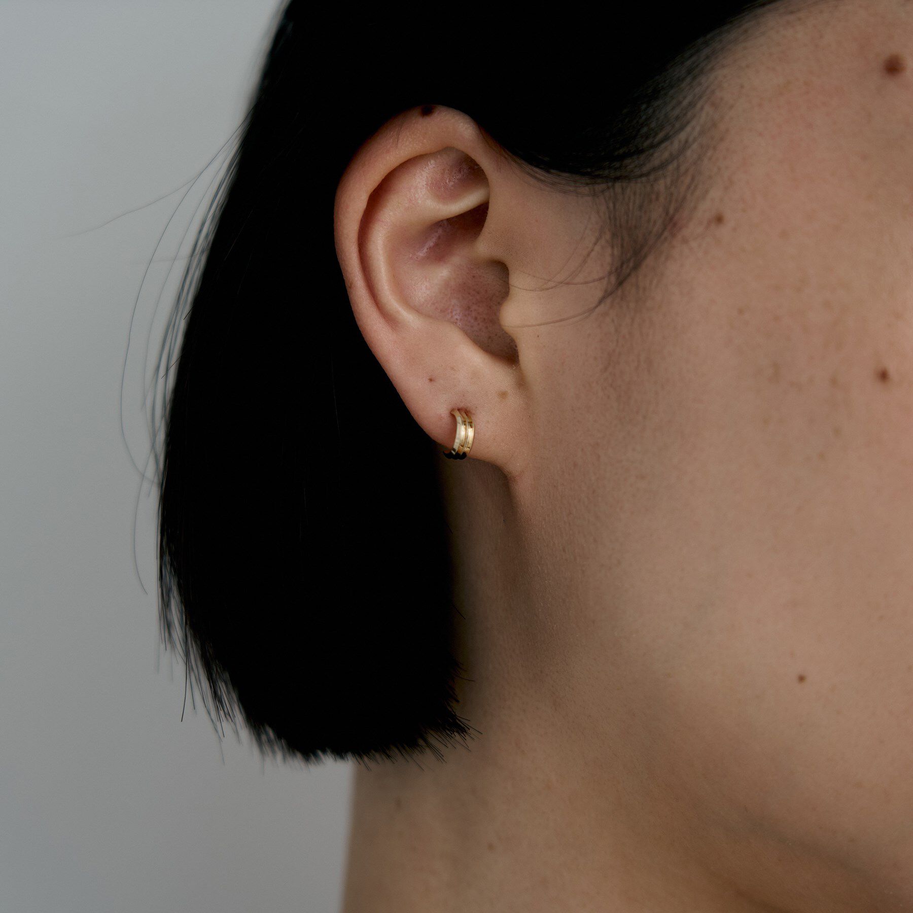 COCOSHNIK ONKITSCH「K10トリプルリッジピアス」|ピアス|