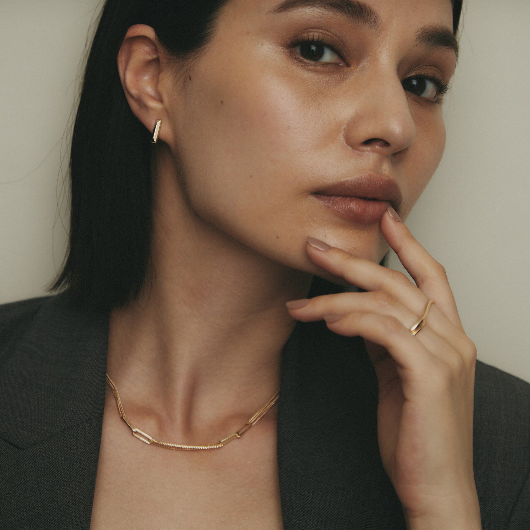 COCOSHNIK「K10中空レクタングルピラミッド スタッドピアス」|ピアス|