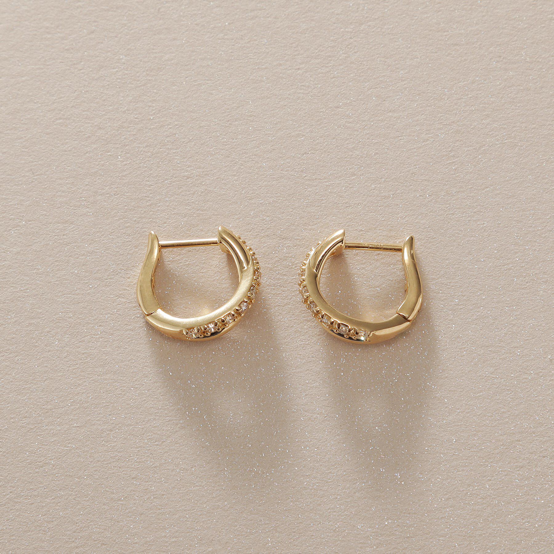 COCOSHNIK「K18ダイヤモンド Xライン ワンタッチピアス」|ピアス|