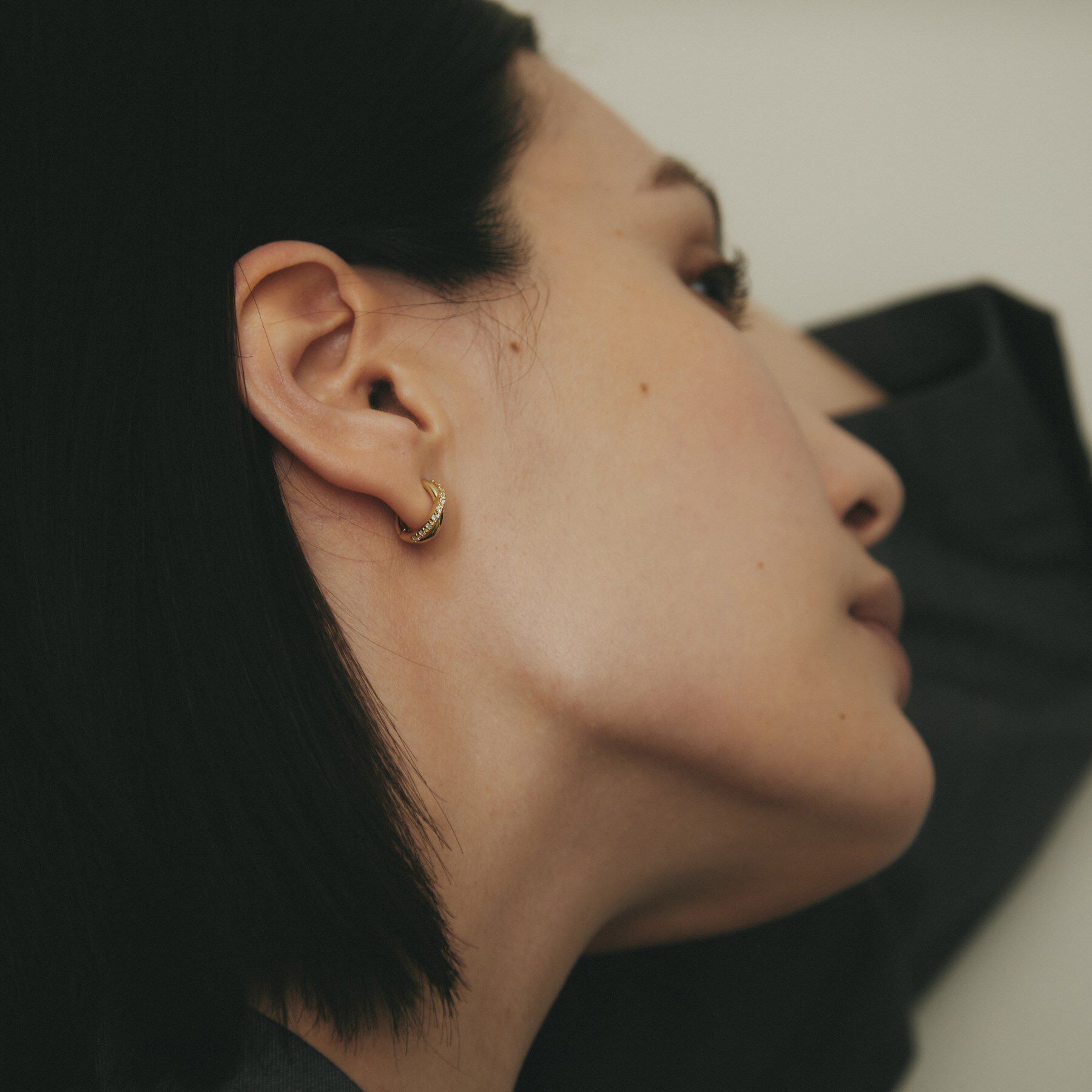 COCOSHNIK「K18ダイヤモンド Xライン ワンタッチピアス」|ピアス|