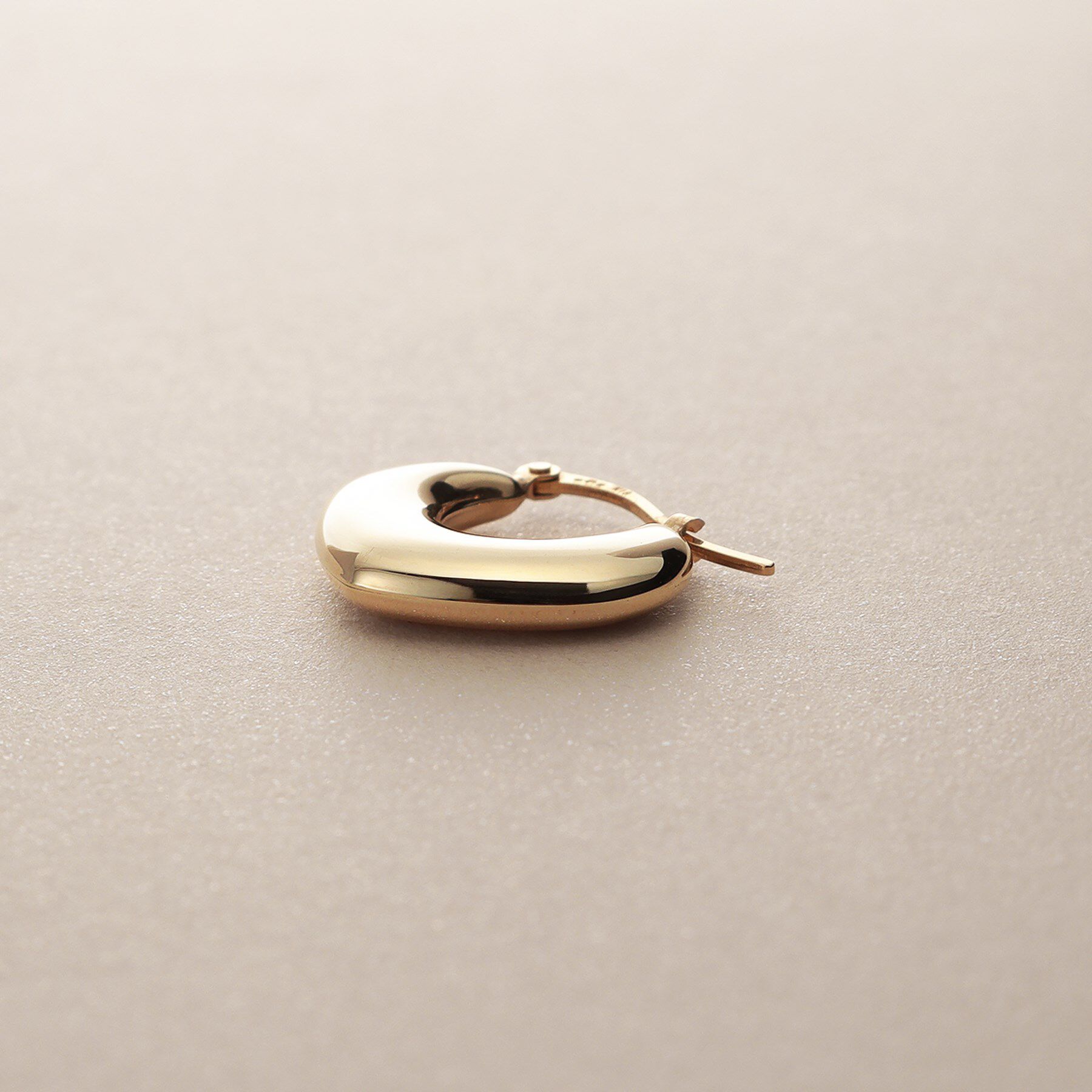 COCOSHNIK「K10中空アラベスクシェイプ フープピアス」|ピアス|