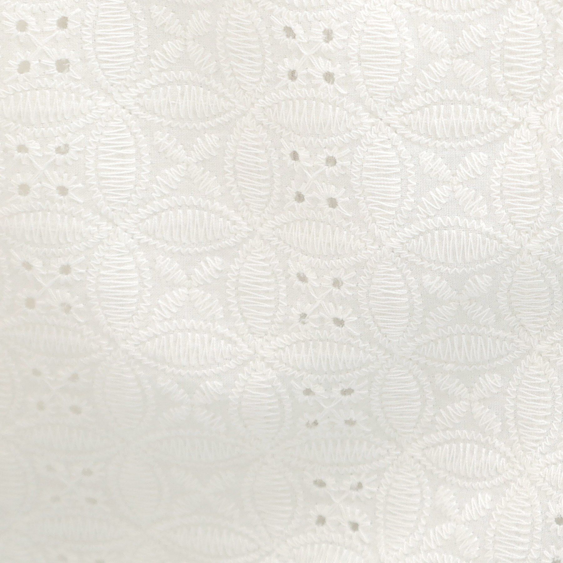 SHOO･LA･RUE「【S-LL】抜け感とすっきり見えを叶える 刺繍レース スキッパー襟トップス」|Tシャツ・カットソー|