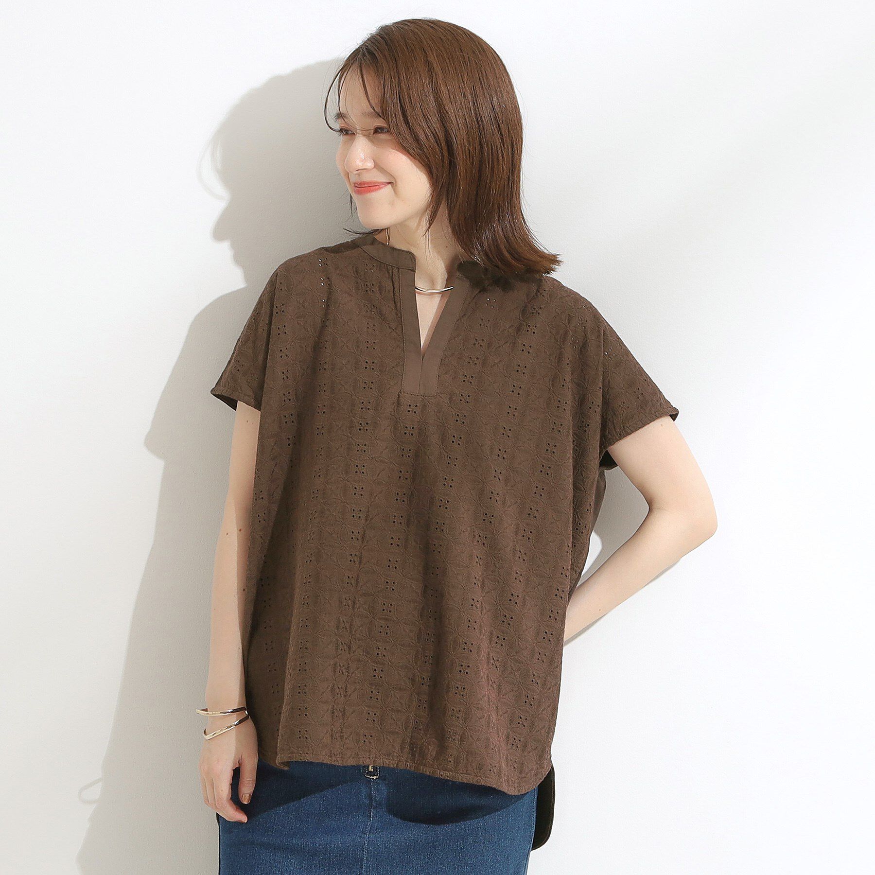 SHOO･LA･RUE「【S-LL】抜け感とすっきり見えを叶える 刺繍レース スキッパー襟トップス」|Tシャツ・カットソー|