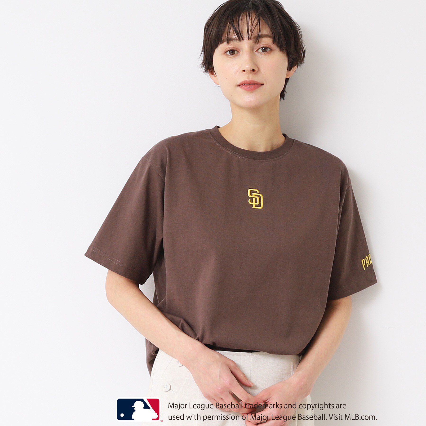 Dessin「【ユニセックス】MLB/ロゴ入りTシャツ」|Tシャツ・カットソー|ブラウン(043)