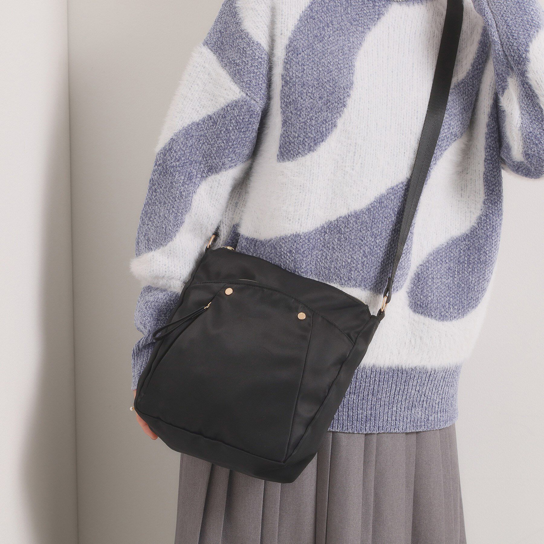 ITS&rsquo;DEMO「【6ポケット】ルニコ縦型ショルダー」|ショルダー・メッセンジャー|ブラック(019)