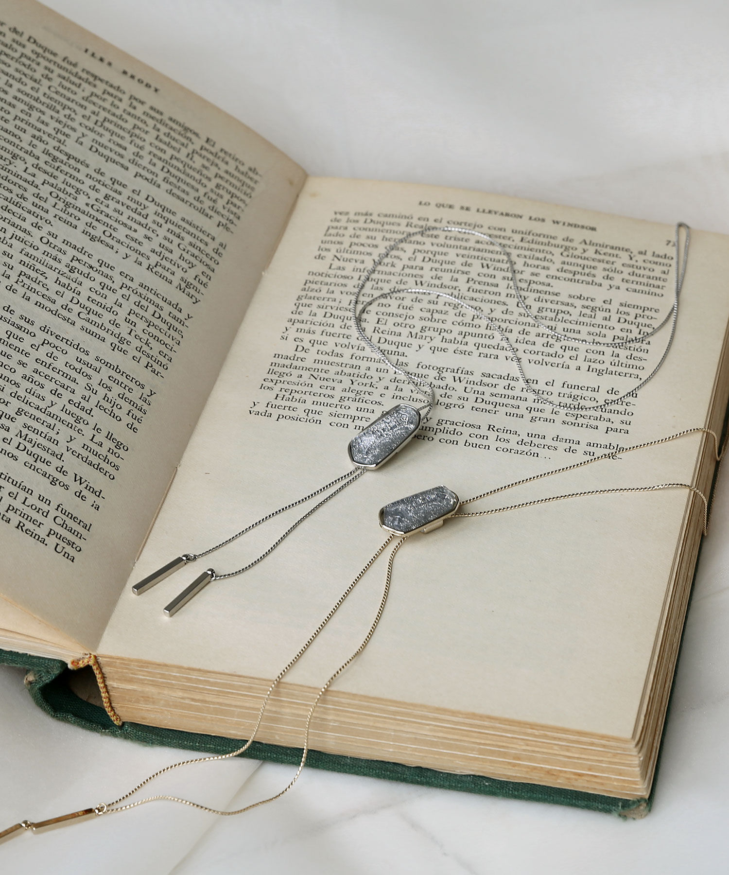 colleca la「スリムチェーンループタイ」|ネックレス|