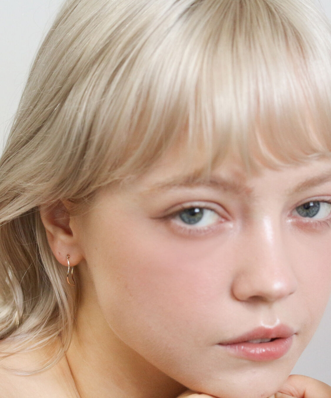  「ゴールド ウェーブ スナップ フープ ピアス | K10YG」|ピアス|