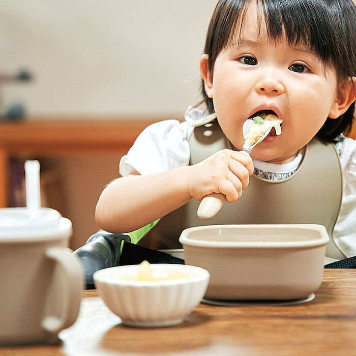 BACKYARD FAMILY「出産祝い ギフトセット 通販 ボウル コップ エプロン  3点セット シリコン お食事ギフトセット」|ギフトセット|