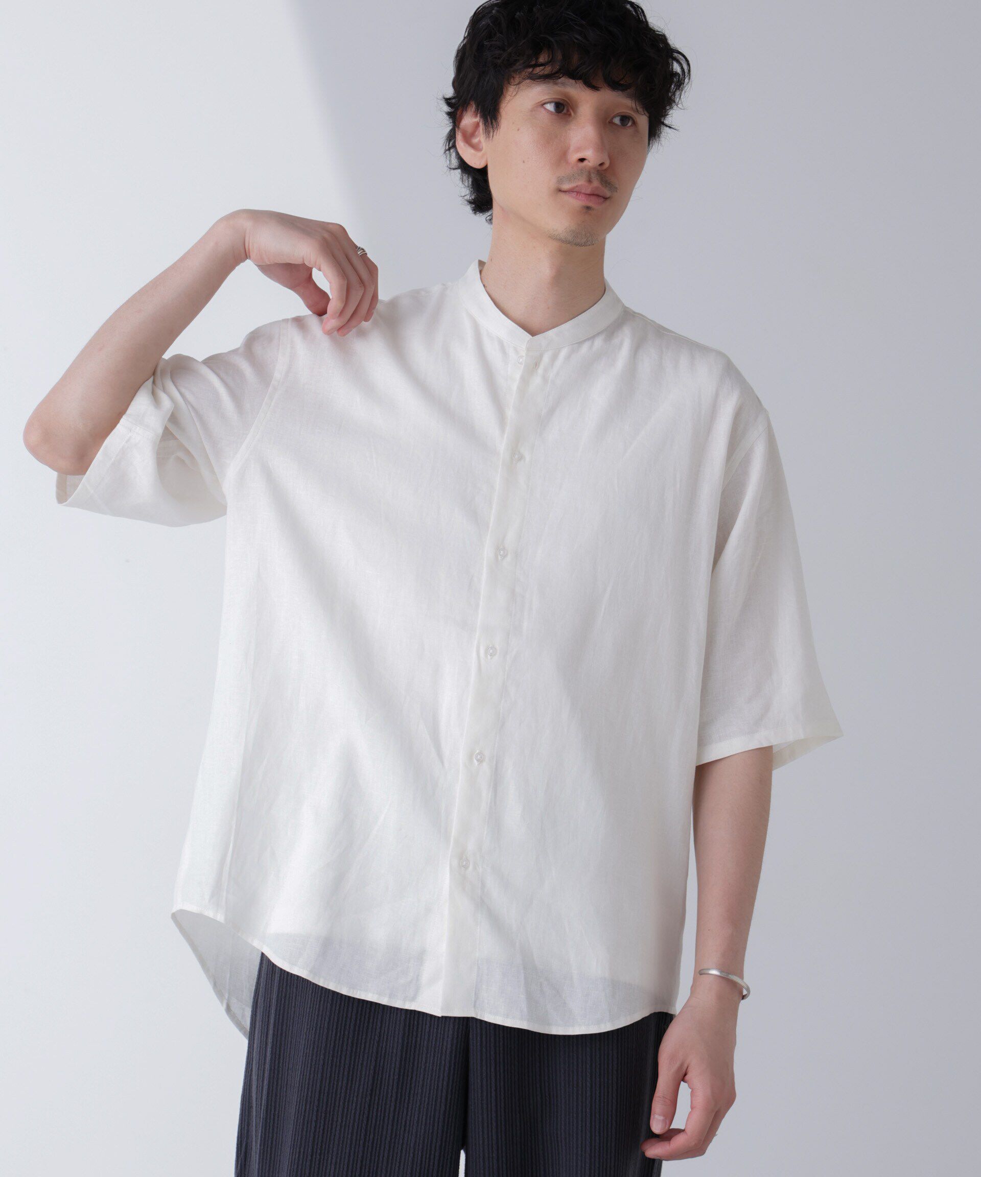 nano･universe「アンチスメルリネン バンドカラーシャツ 半袖」|シャツ・ブラウス|