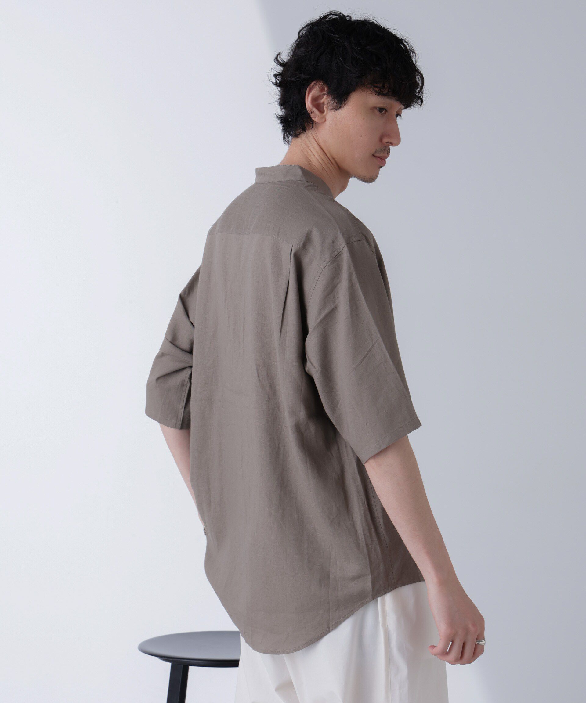 nano･universe「アンチスメルリネン バンドカラーシャツ 半袖」|シャツ・ブラウス|