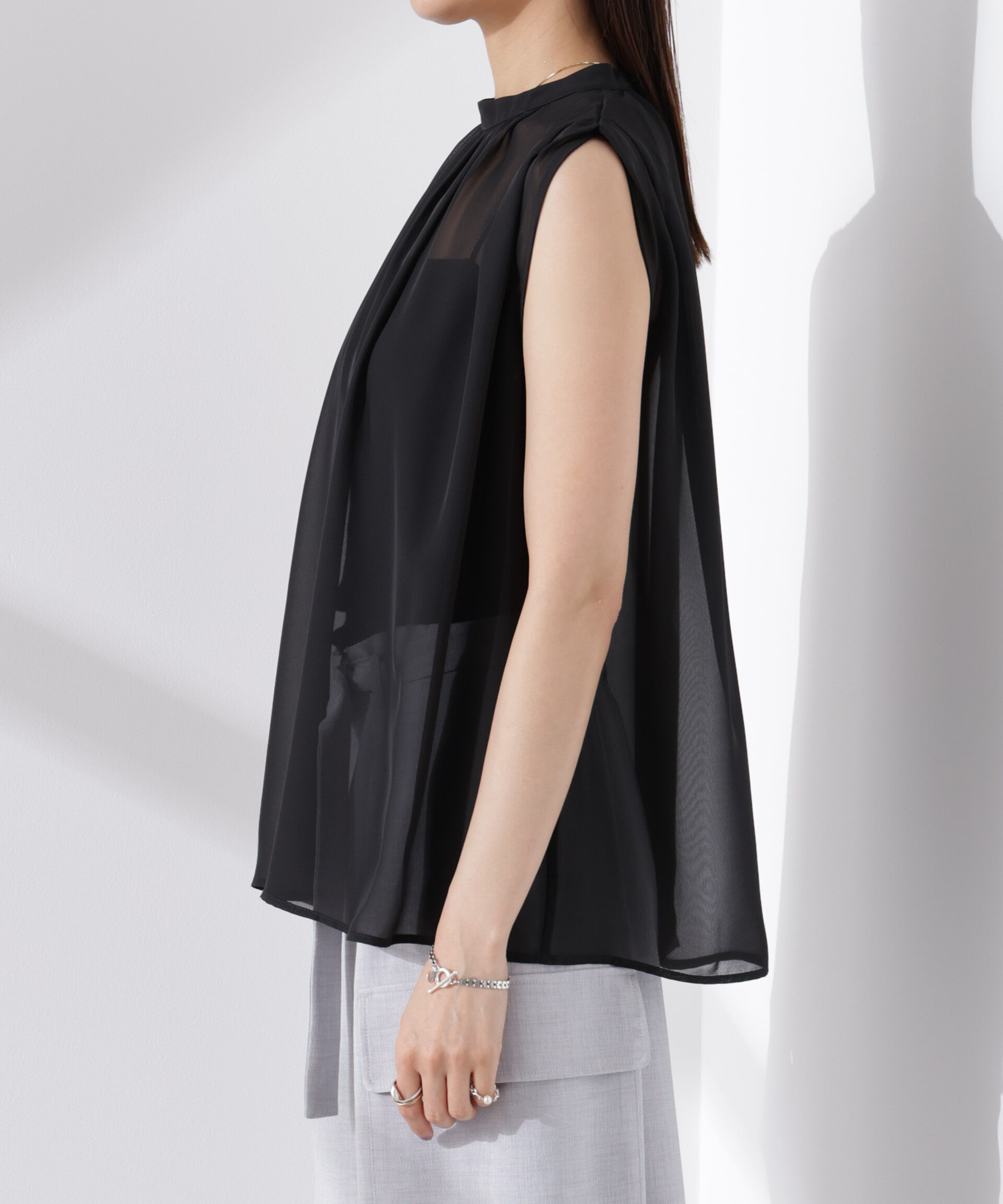 nano･universe「シアージョーゼットギャザーノースリーブブラウス」|シャツ・ブラウス|