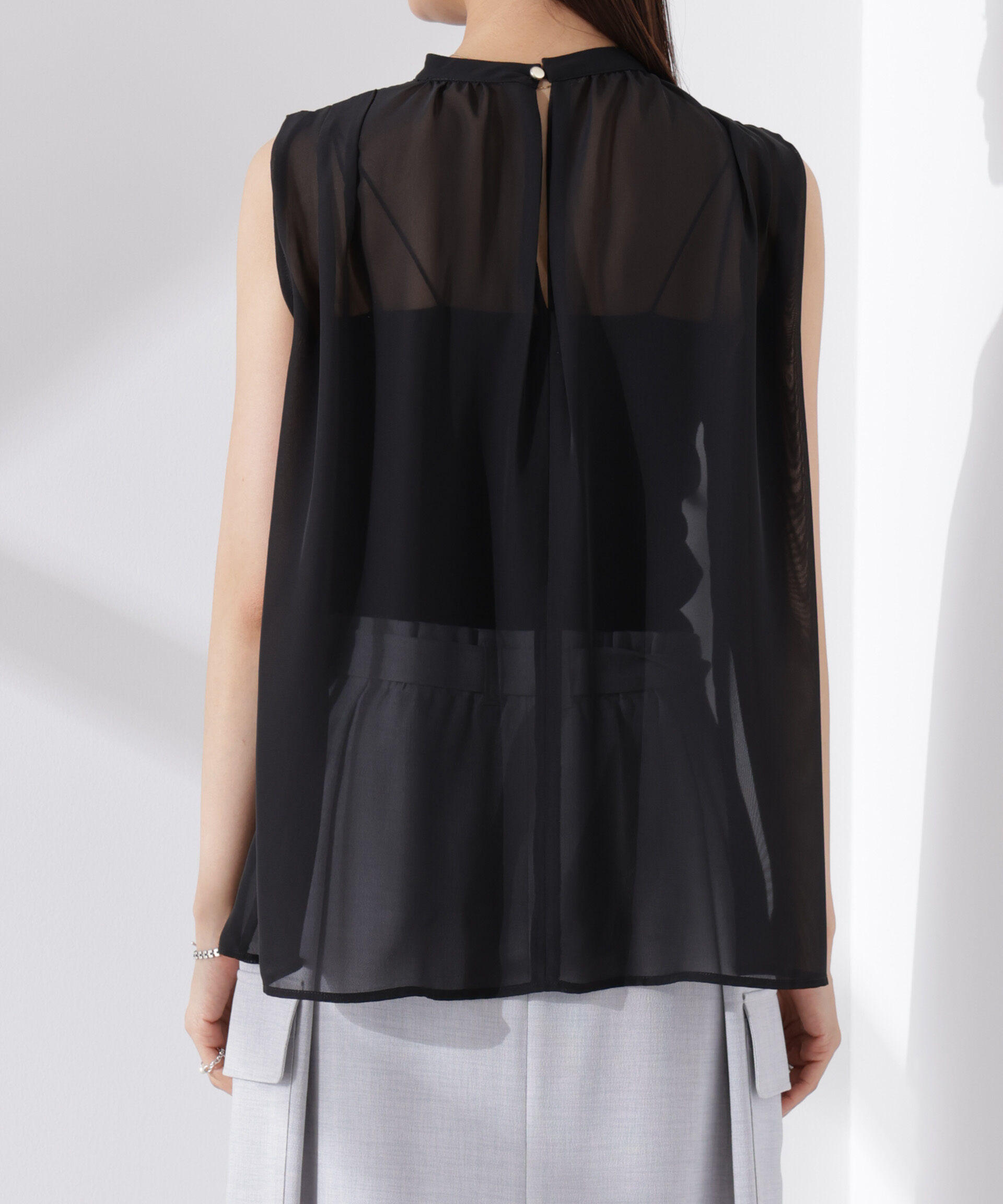 nano･universe「シアージョーゼットギャザーノースリーブブラウス」|シャツ・ブラウス|