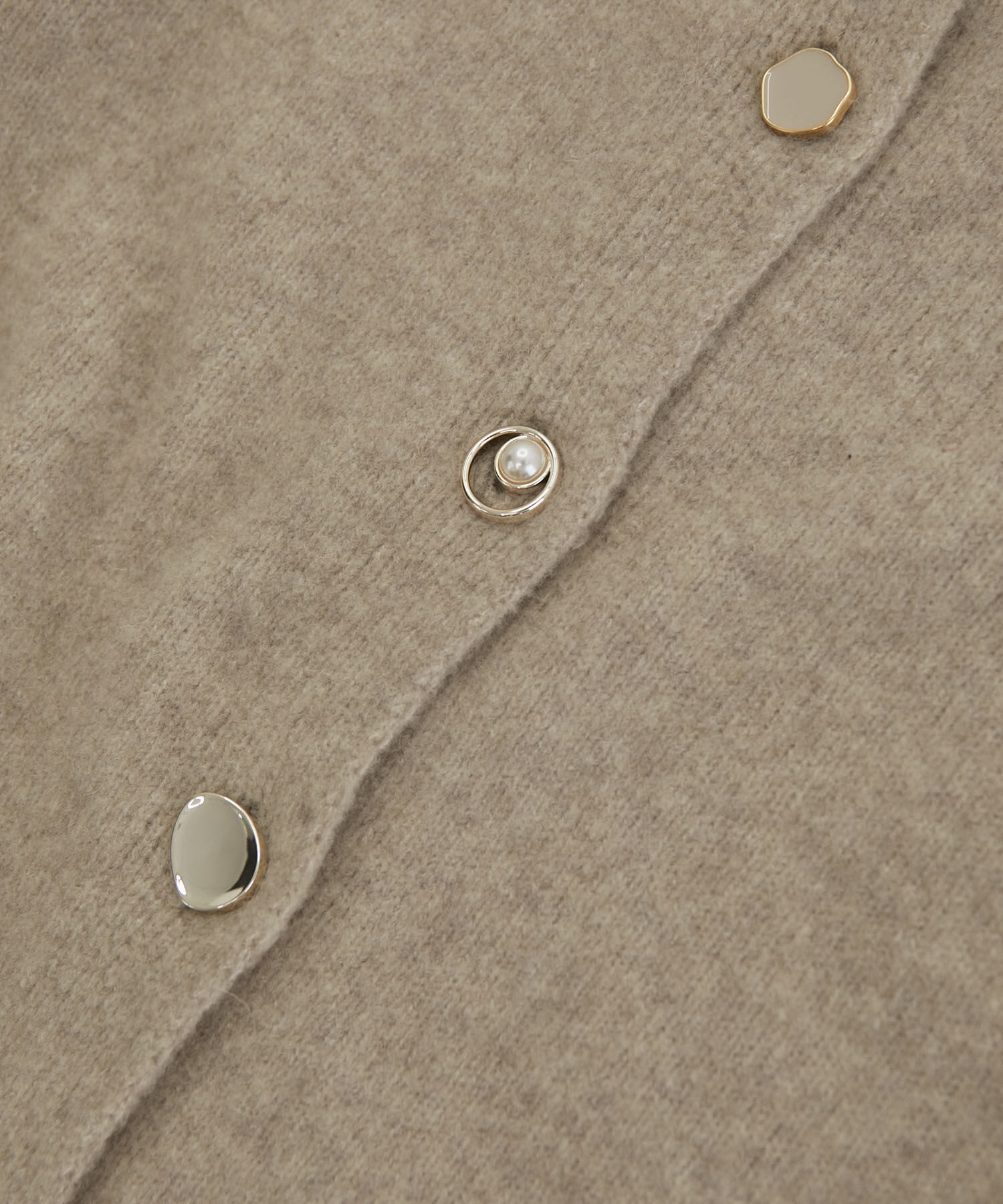 VIS「【洗える】レトロ釦ボリュームスリーブカーディガン」|カーディガン|