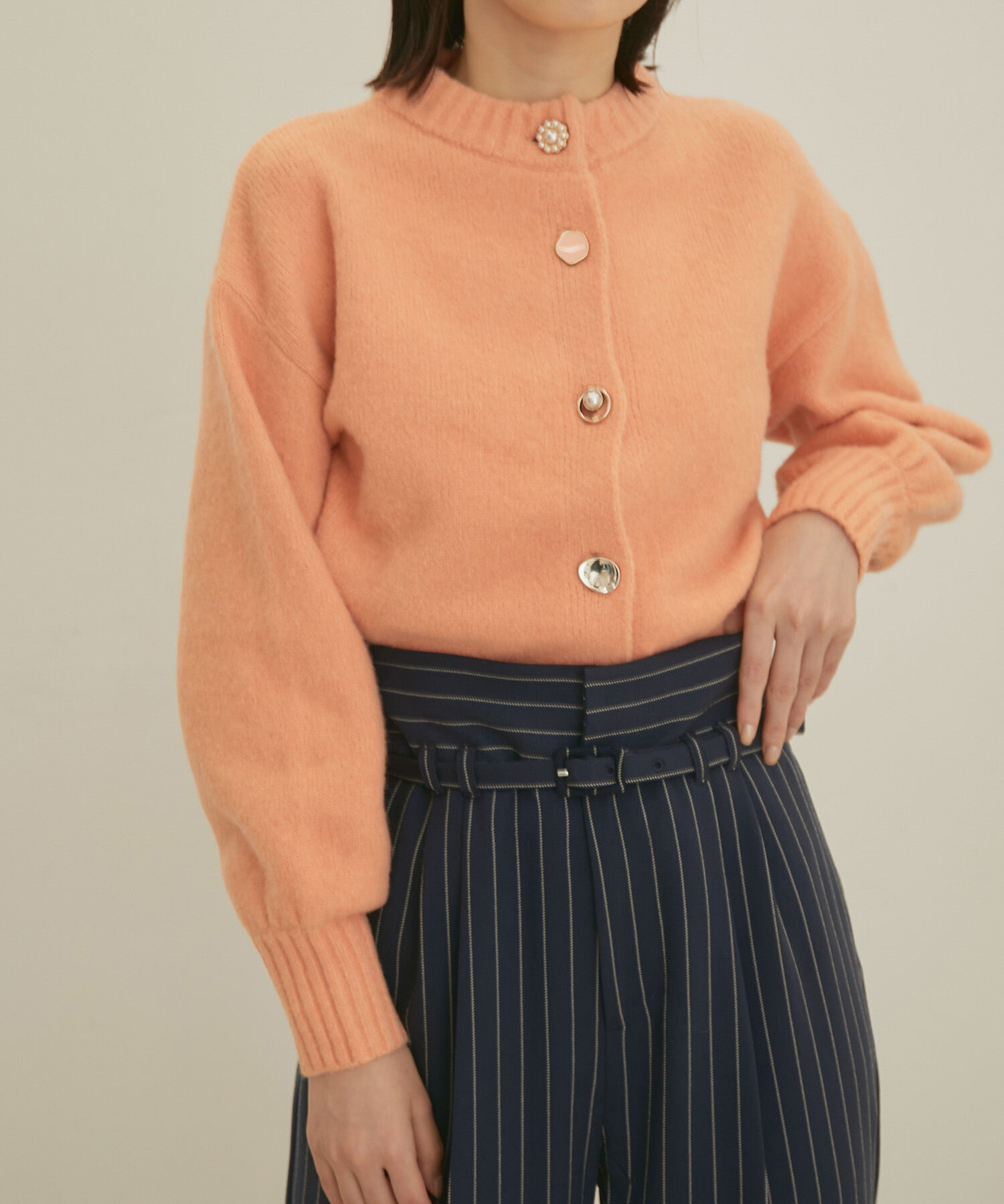 VIS「【洗える】レトロ釦ボリュームスリーブカーディガン」|カーディガン|