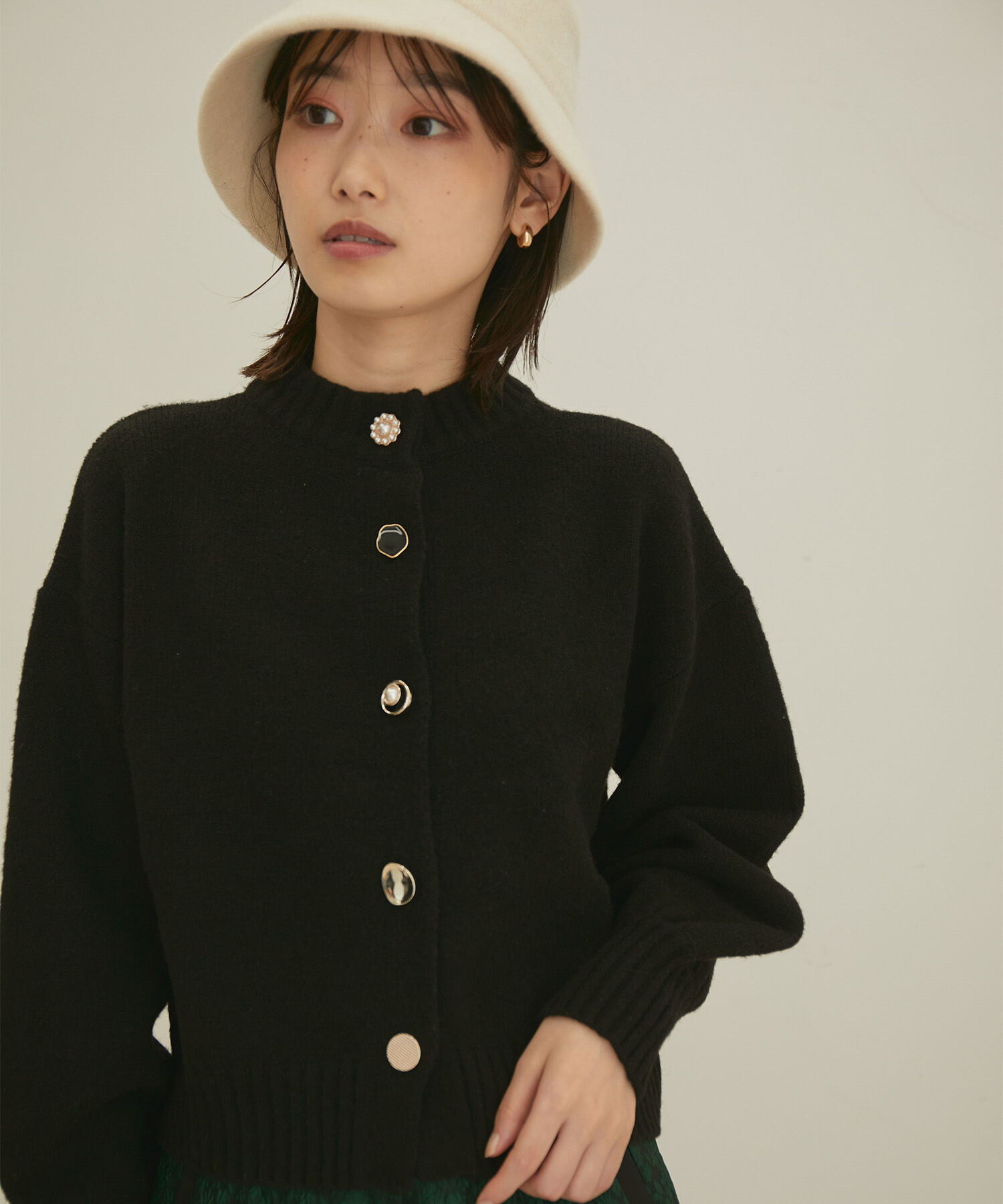 VIS「【洗える】レトロ釦ボリュームスリーブカーディガン」|カーディガン|