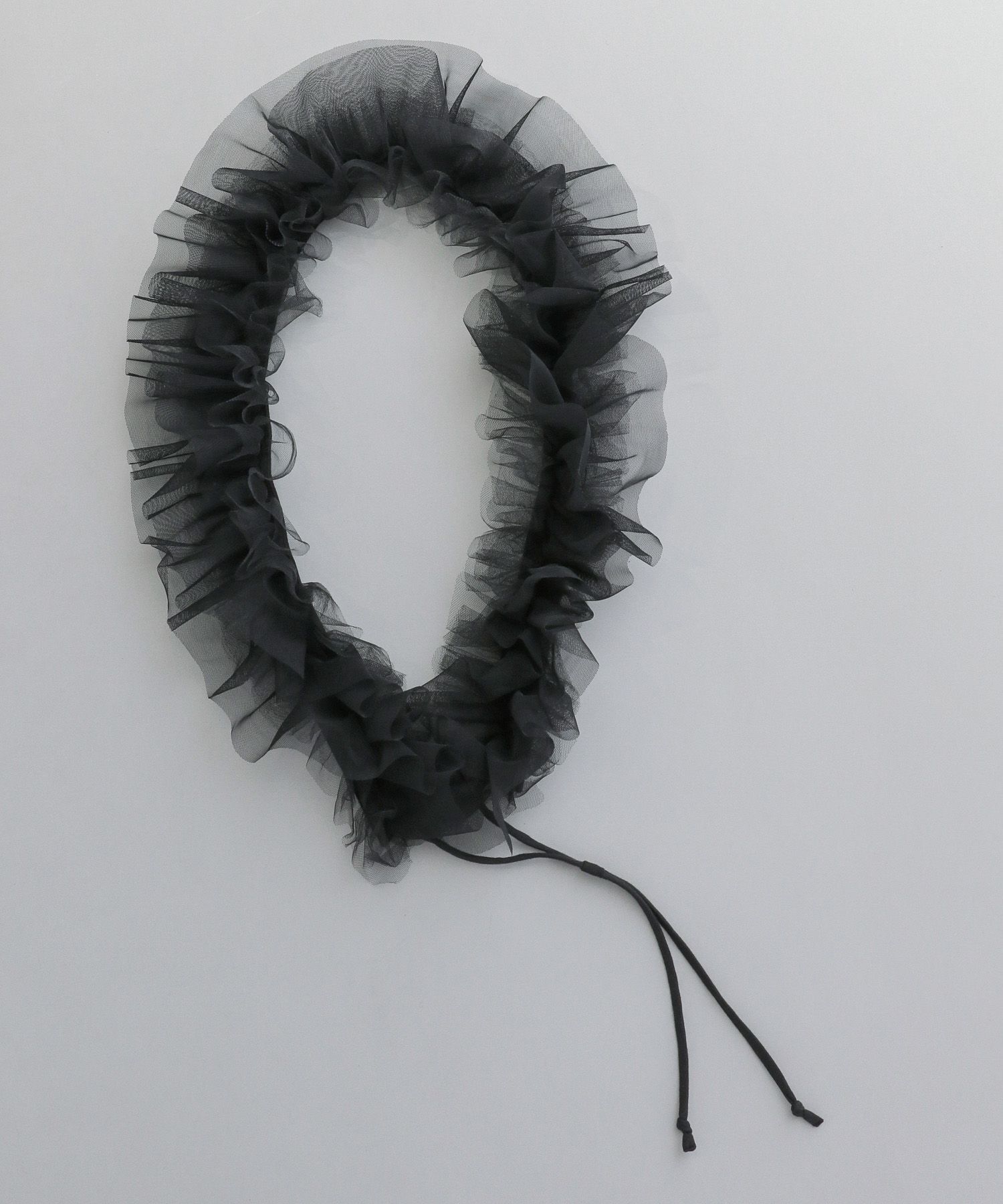 A part by 「チュールサッシュ」|ブローチ・コサージュ|ブラック