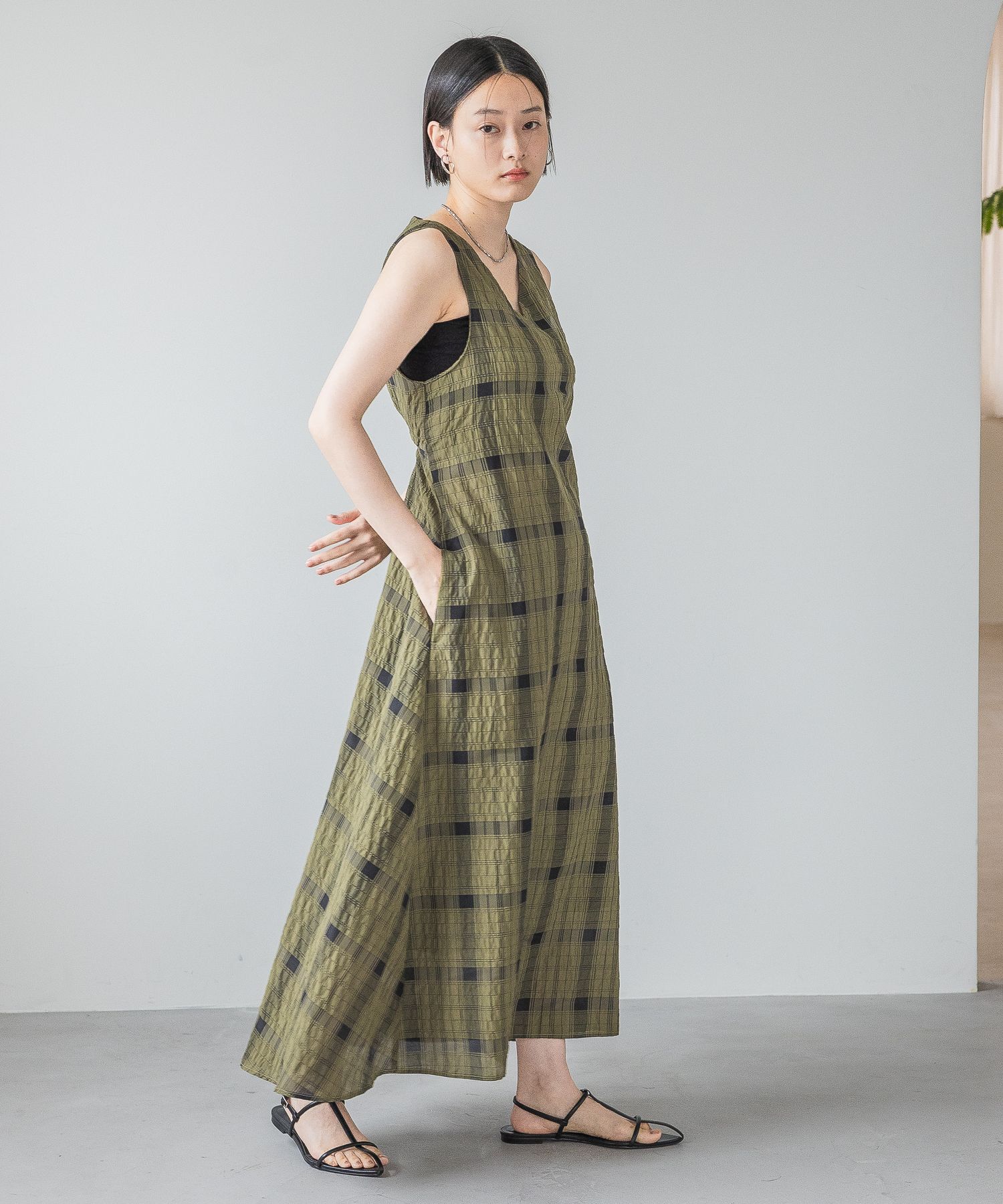 A part by 「バックオープンチェックワンピース」|ワンピース|