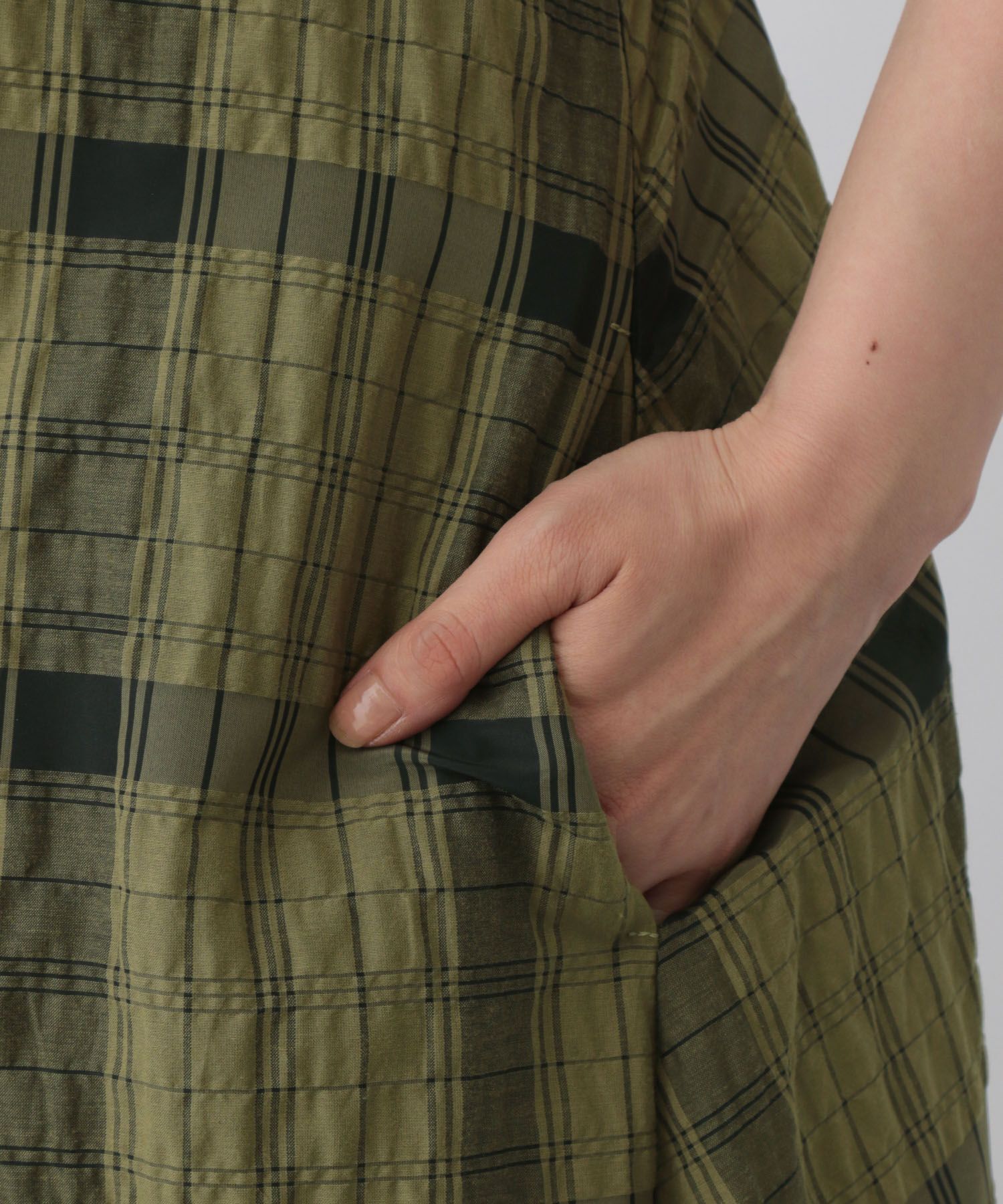 A part by 「バックオープンチェックワンピース」|ワンピース|