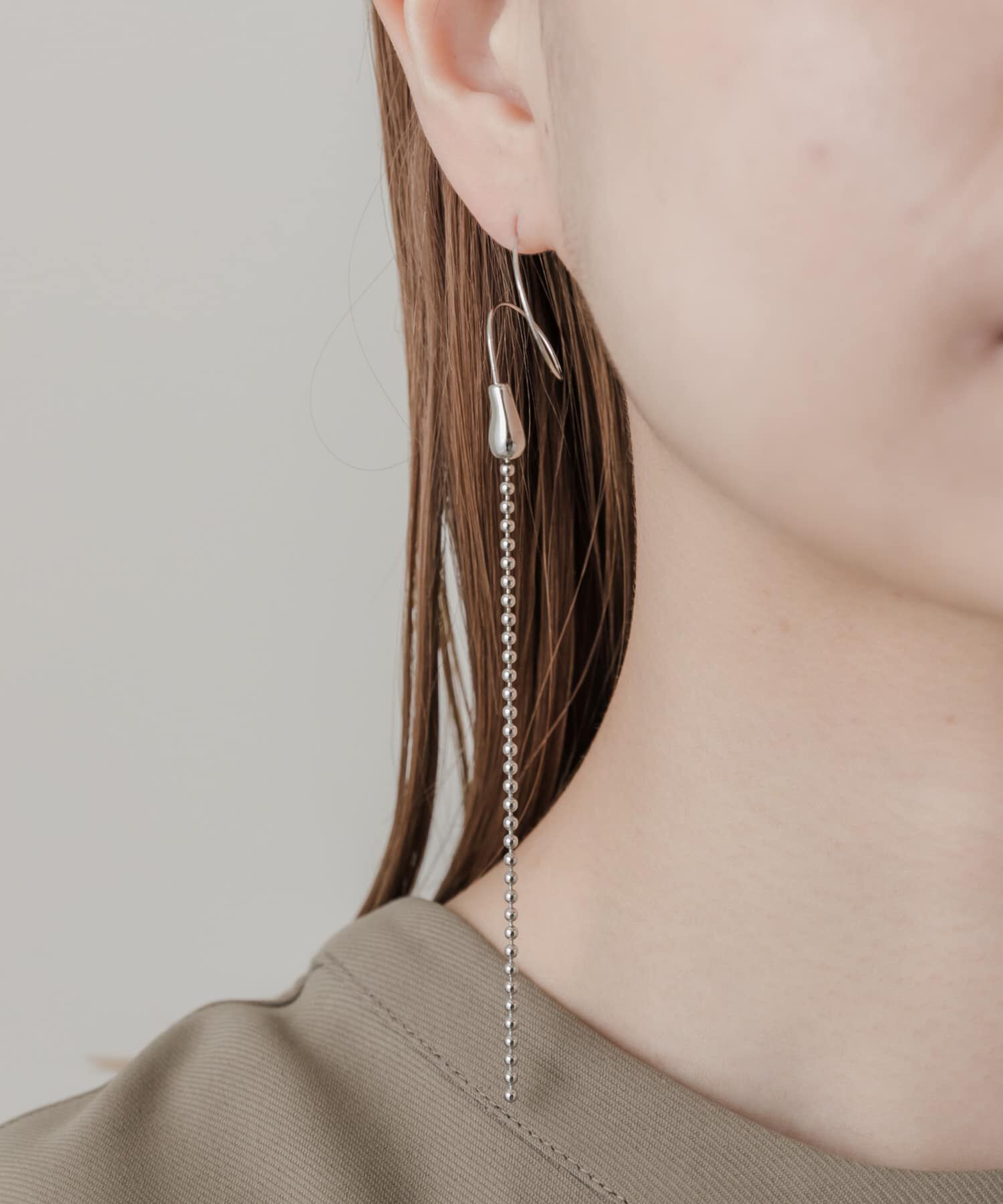 SMELLY「アシメサークルフックボールチェーンピアス」|ピアス|