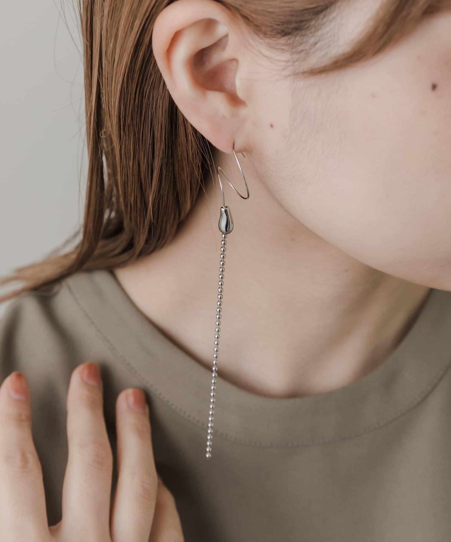 SMELLY「アシメサークルフックボールチェーンピアス」|ピアス|