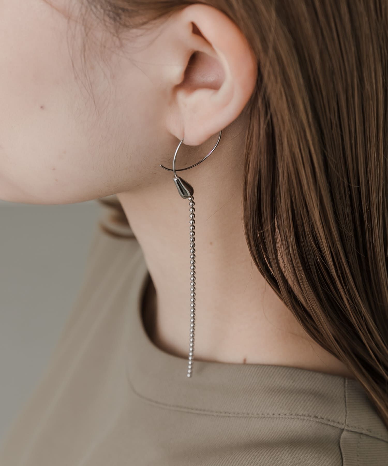 SMELLY「アシメサークルフックボールチェーンピアス」|ピアス|