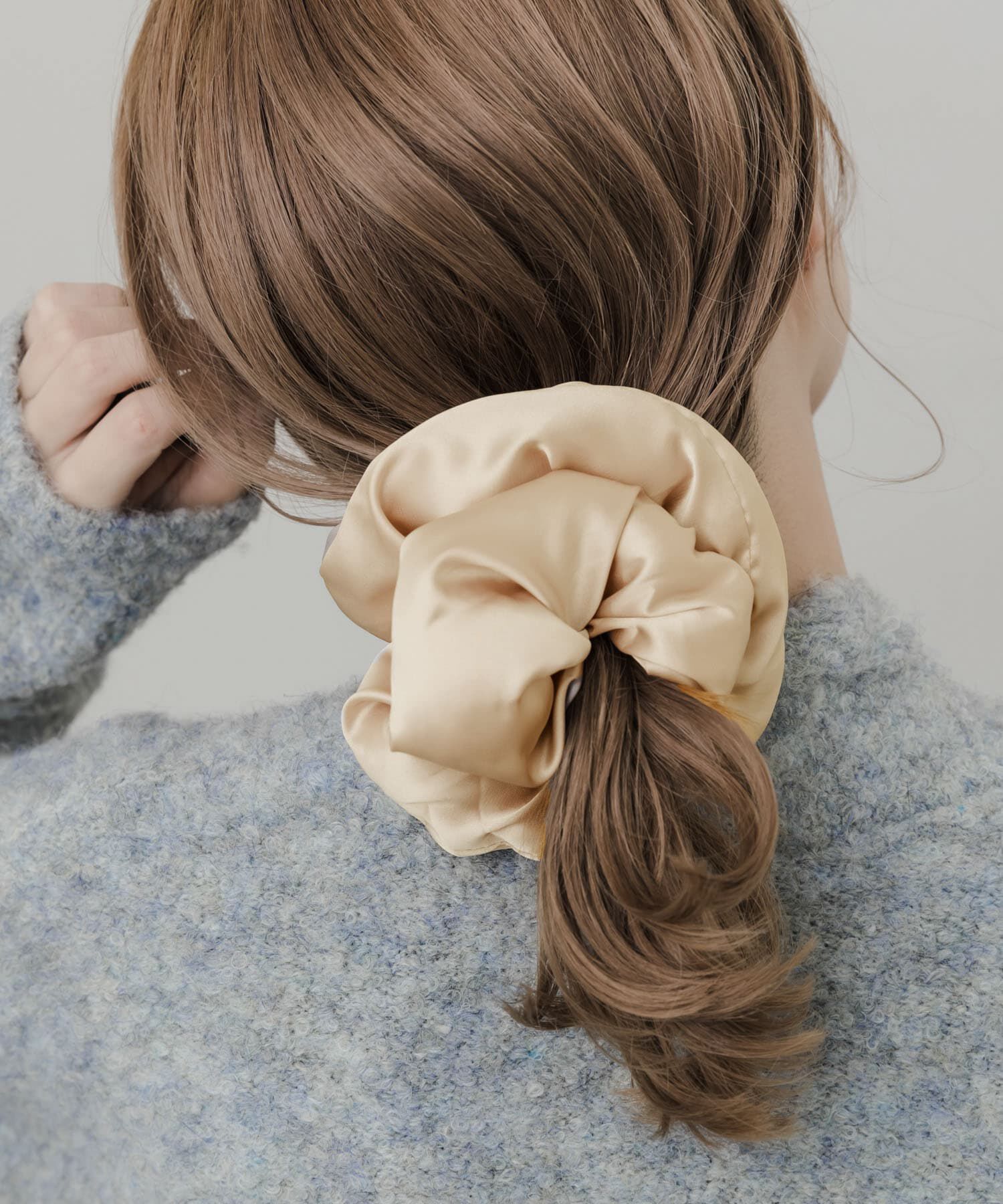 SMELLY「サテンボリュームビッグシュシュ」|ヘアゴム・シュシュ|