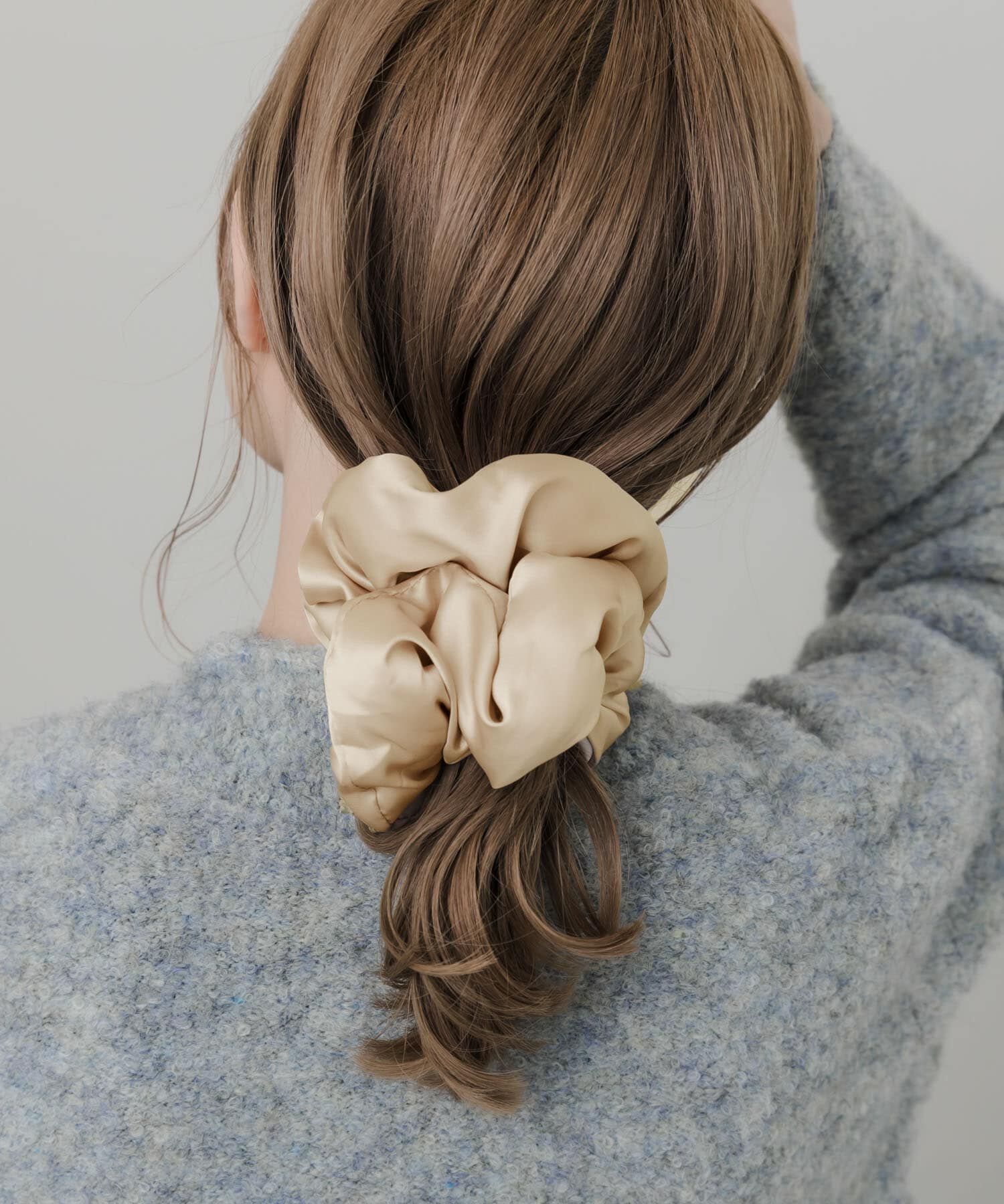 SMELLY「サテンボリュームビッグシュシュ」|ヘアゴム・シュシュ|