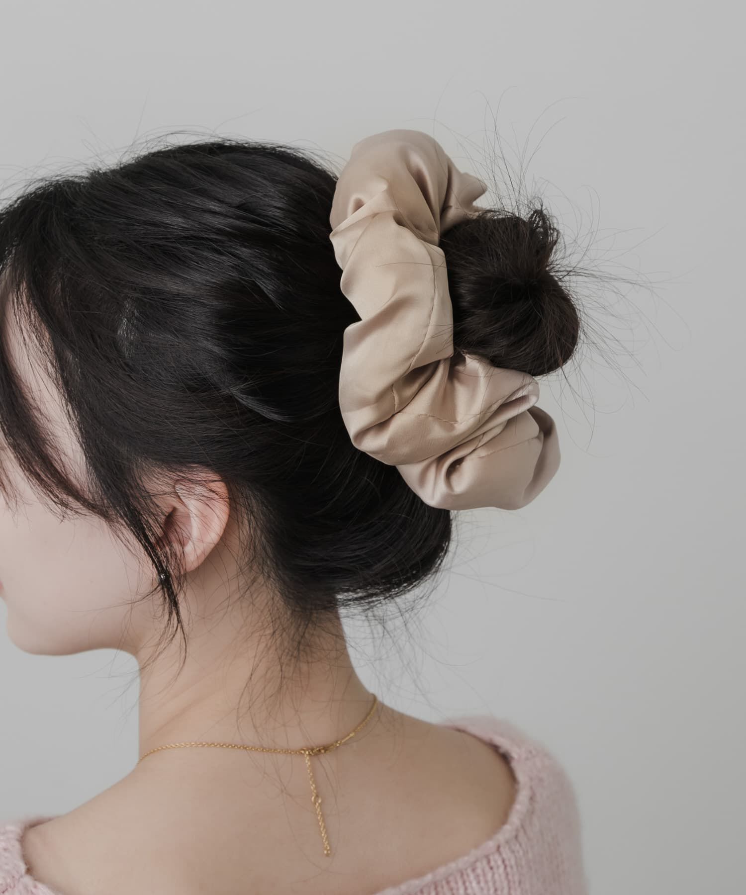 SMELLY「サテンボリュームビッグシュシュ」|ヘアゴム・シュシュ|