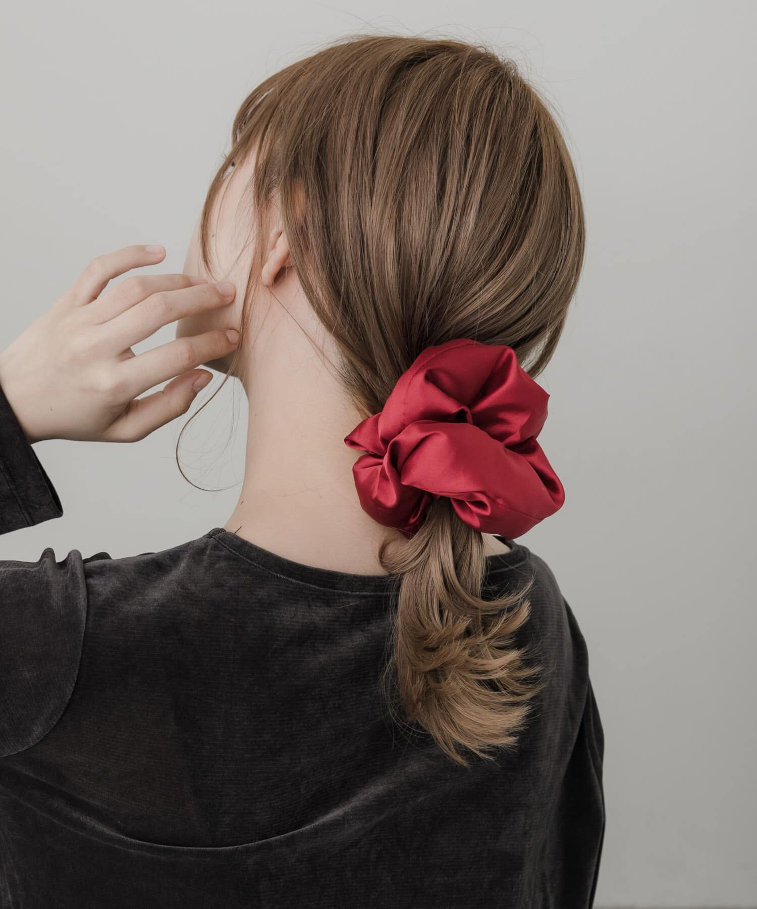 SMELLY「サテンボリュームビッグシュシュ」|ヘアゴム・シュシュ|