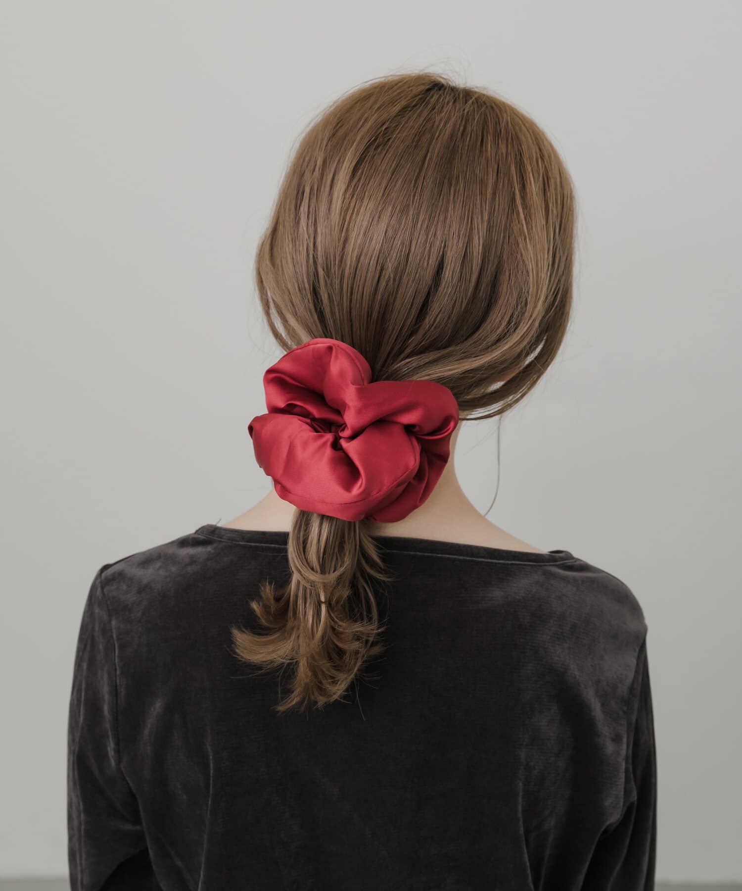 SMELLY「サテンボリュームビッグシュシュ」|ヘアゴム・シュシュ|