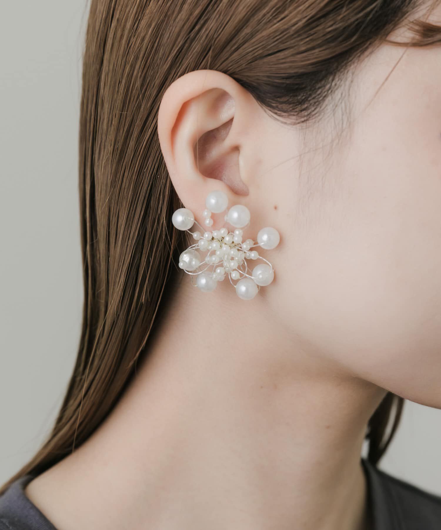 SMELLY「フラワーモチーフパールシャワーピアス」|ピアス|