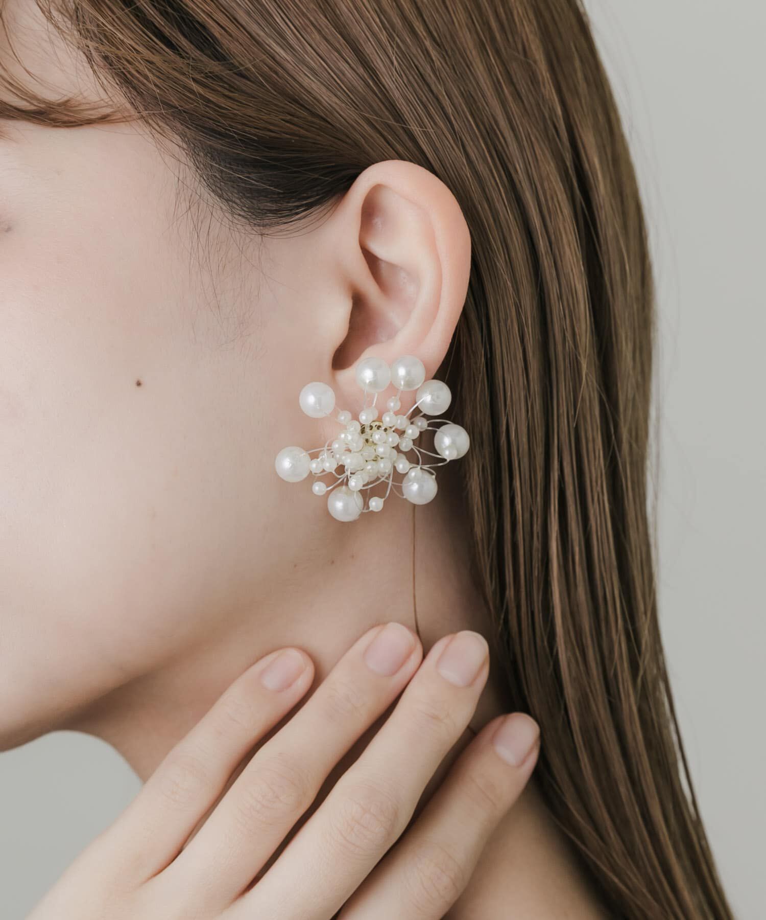 SMELLY「フラワーモチーフパールシャワーピアス」|ピアス|