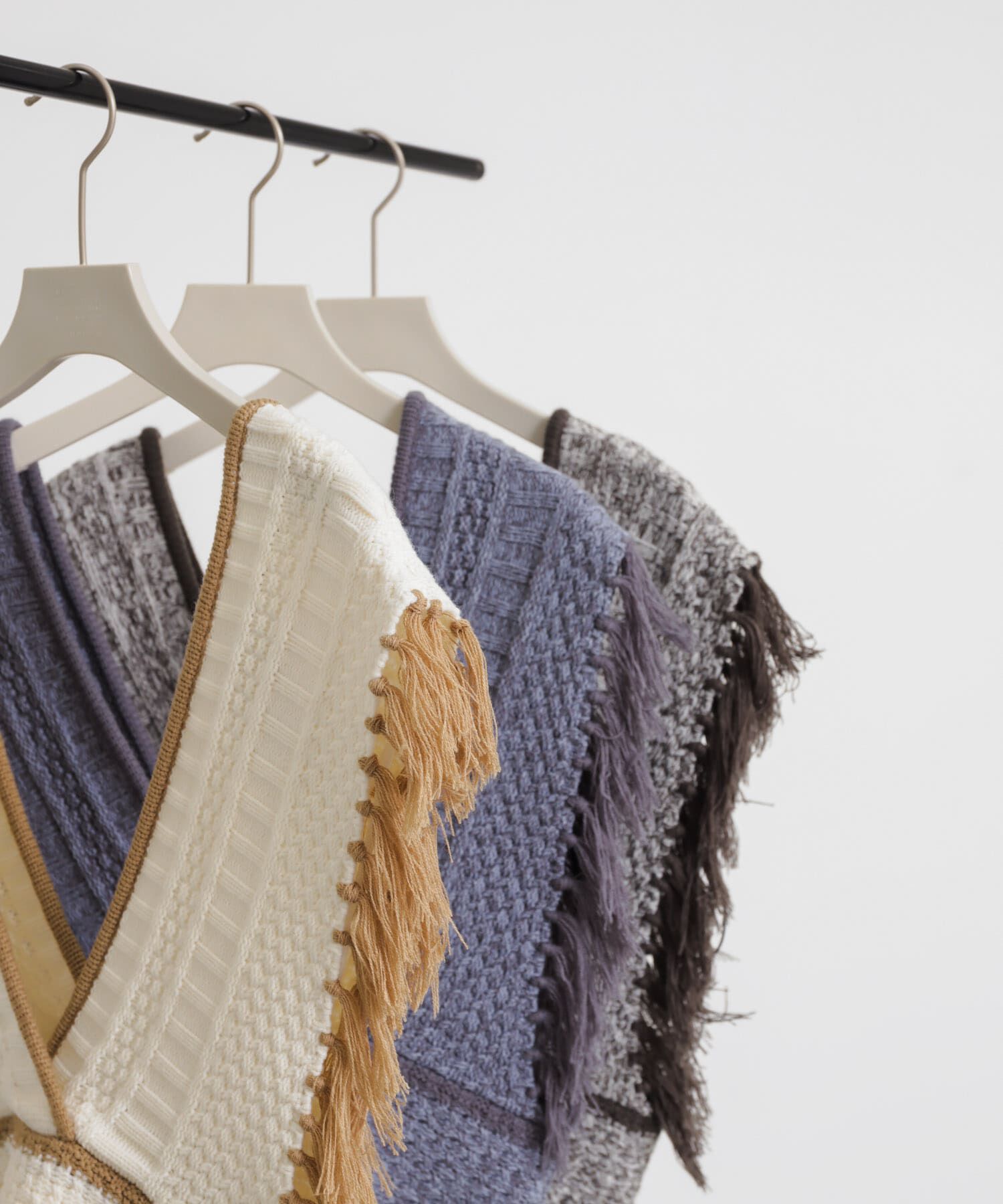 SENSE OF PLACE by URBAN RESEARCH「フリンジニットベスト」|ベスト・ジレ|