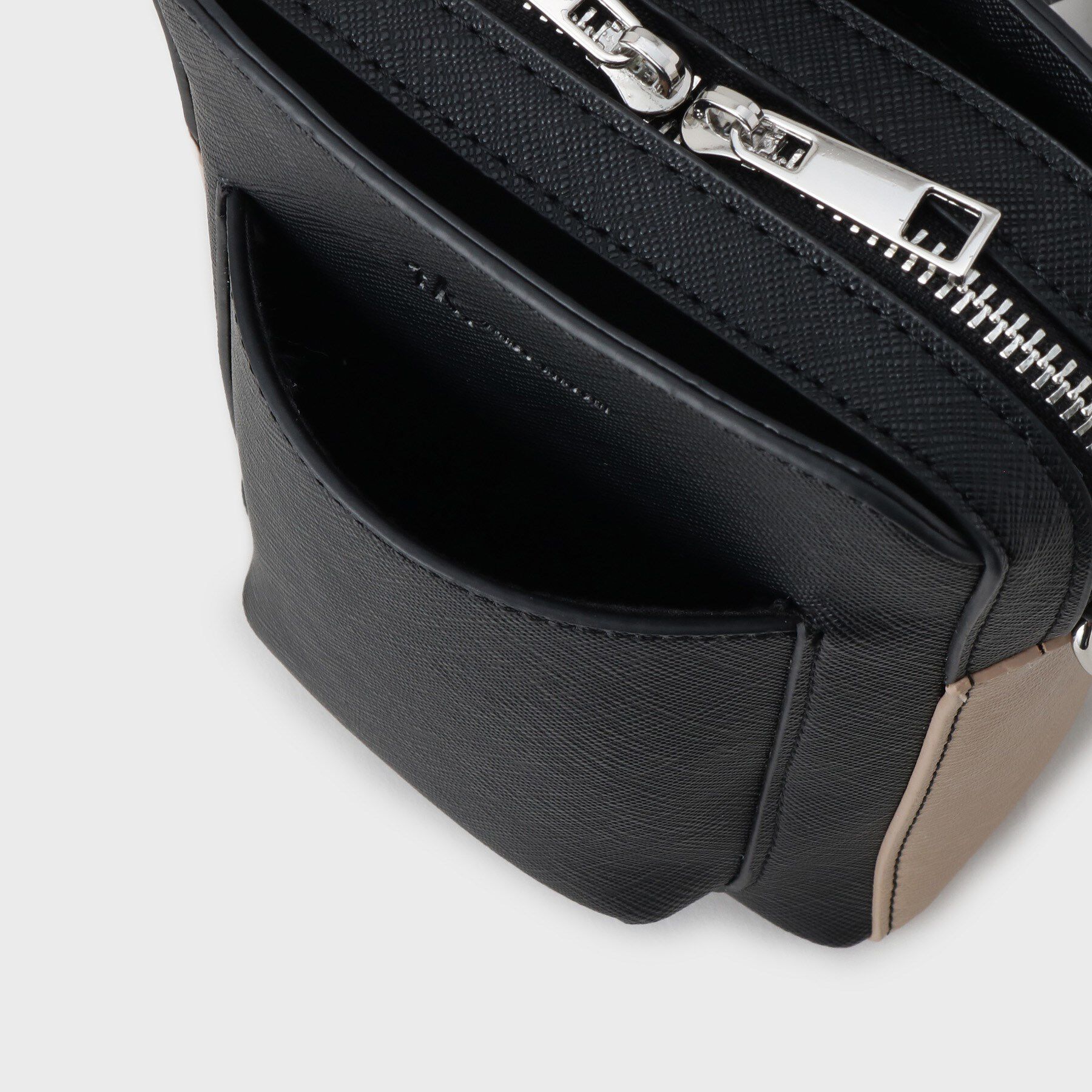 tk.TAKEO KIKUCHI「ポケットミニショルダー」|ショルダー・メッセンジャー|