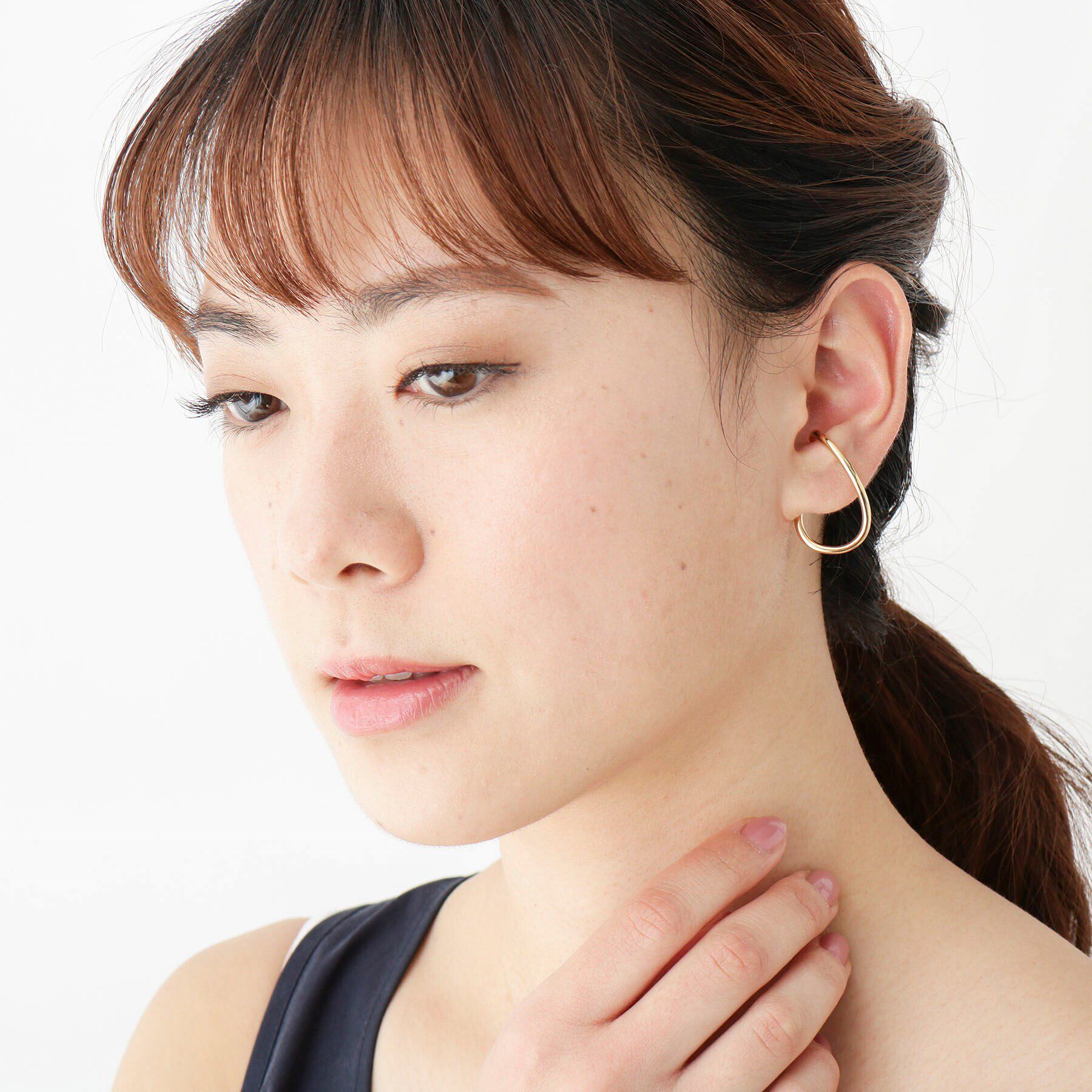 COCOSHNIK「シルバー ラップイヤーカフ（左耳用） GP」|イヤリング|