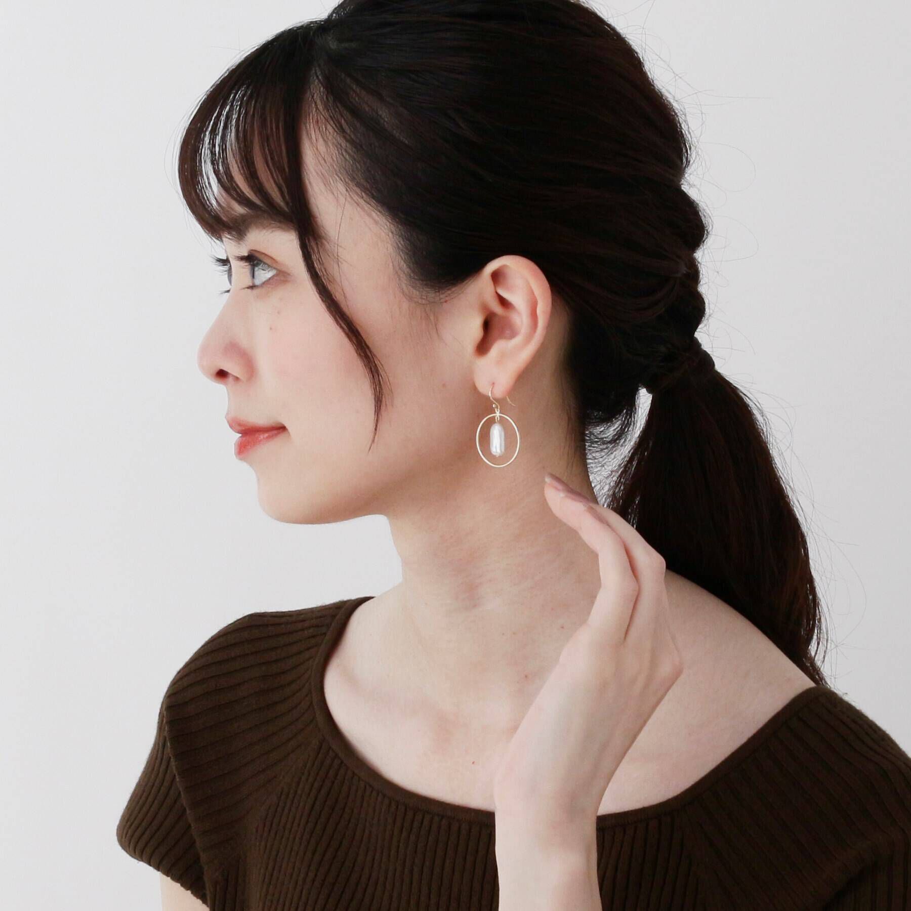 COCOSHNIK「K10バロック淡水パール フープ フックピアス」|ピアス|