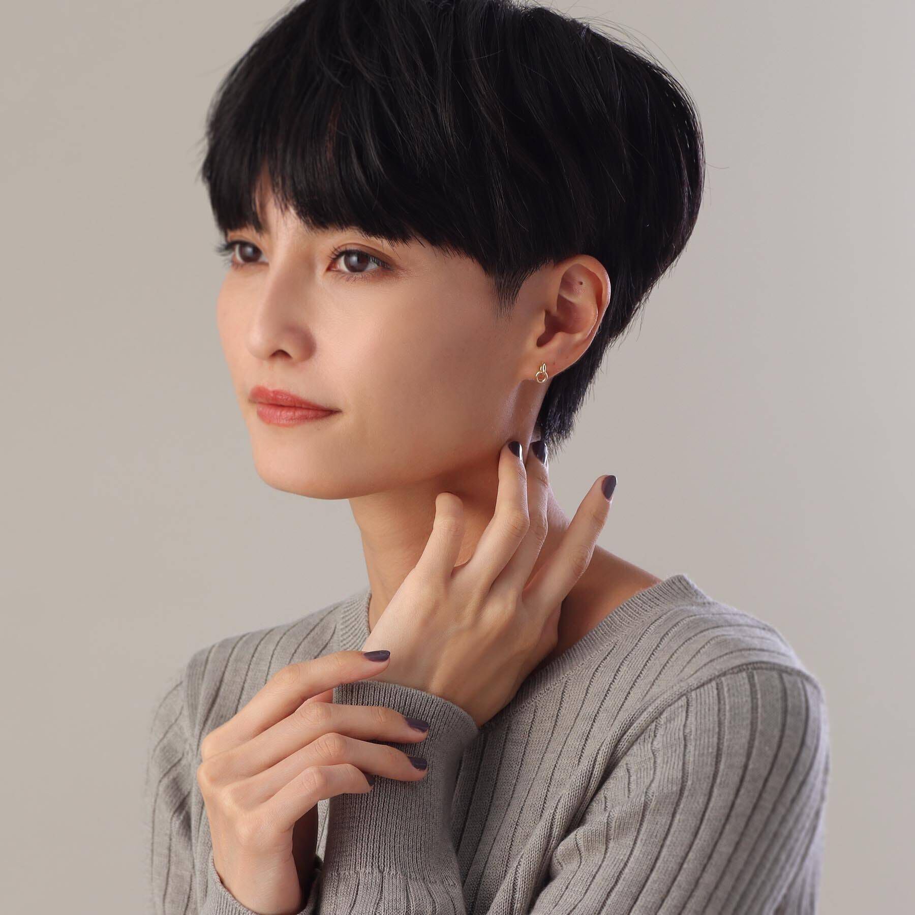 COCOSHNIK「K10中空ダブルサークル スタッドピアス」|ピアス|